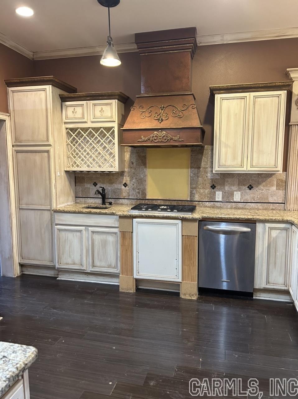 LONGHILLS VILLAGE - Residential