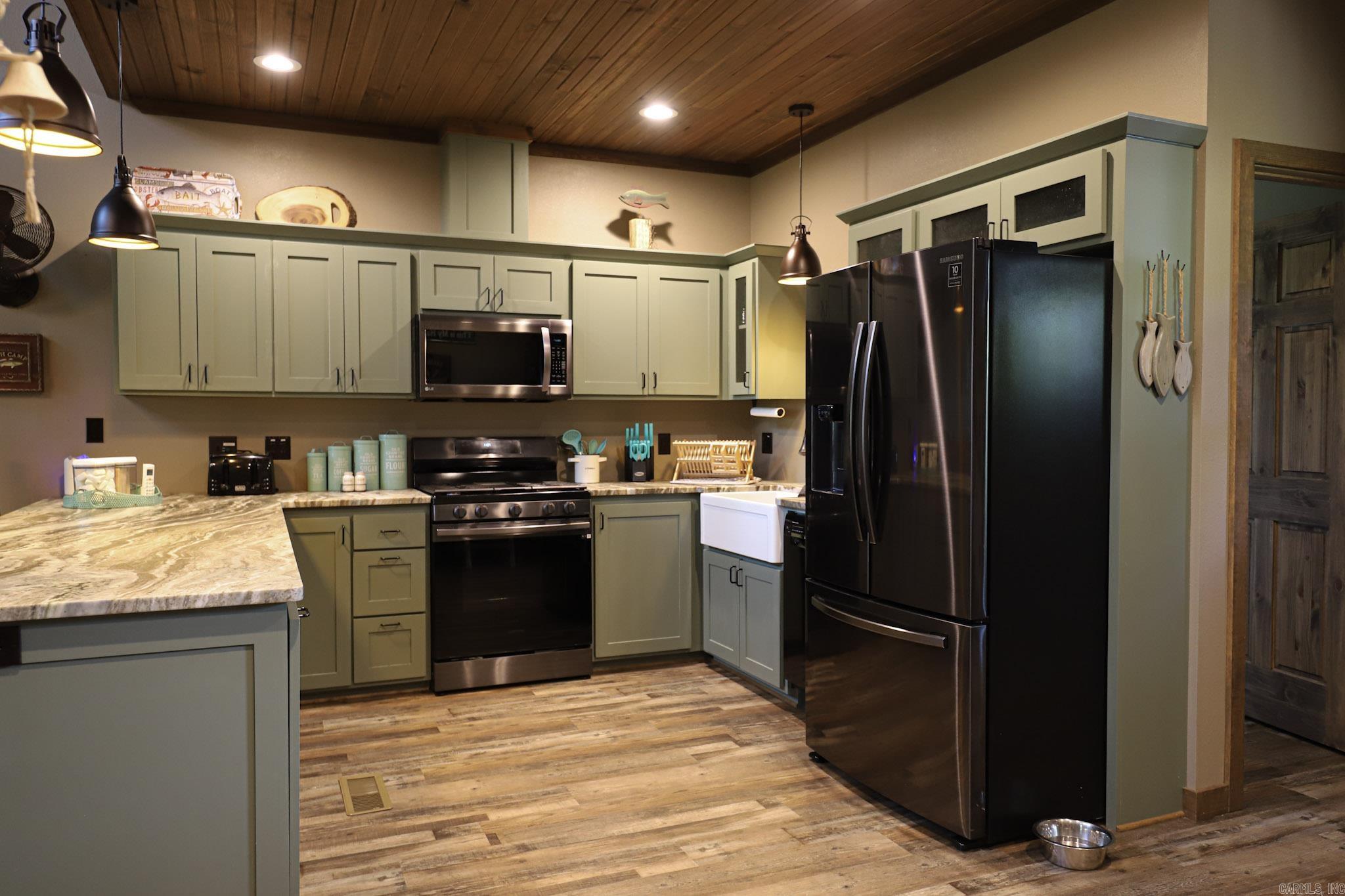 RIVER ROCK RANCH ESTATES - Residential