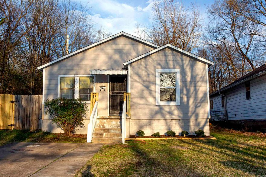 Newly remodeled 3BD in Little Rock conveniently close to UAMS and the Capitol View neighborhood. New paint and flooring throughout. Brand new granite countertops in the kitchen. Large closets in bedrooms. Ceiling fans throughout the home. Nice size yard with a privacy fence that is perfect for dogs or pets to run off some energy. The lease for this property is two years with a 3% increase after the first year. Income has to be three times the amount of rent unless you have a housing voucher.