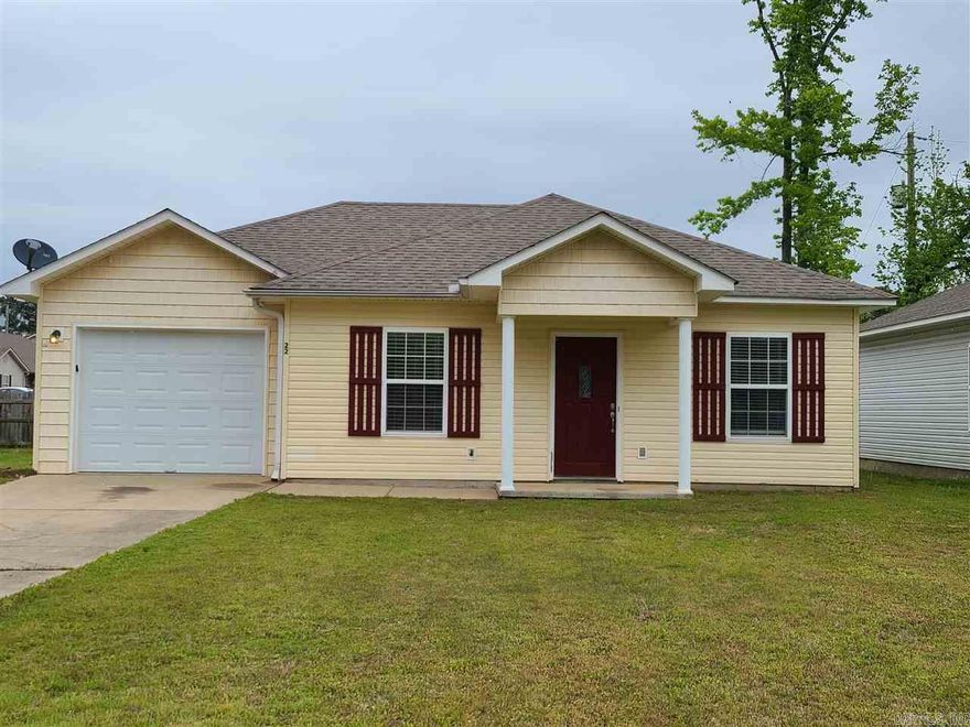 3 bedroom 2 bath home with 1 car garage. Fresh paint and new flooring throughout. Kitchen appliances included. Washer/dryer hook ups. No pets. Lease terms $1100 security deposit, $40 application fee. Apply online at c21prjxrentals.com