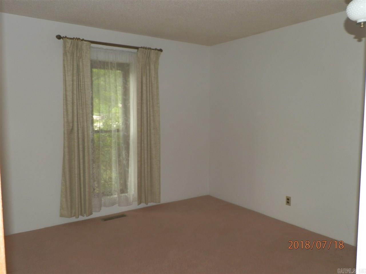 Oak Meadows Estates - Residential Lease