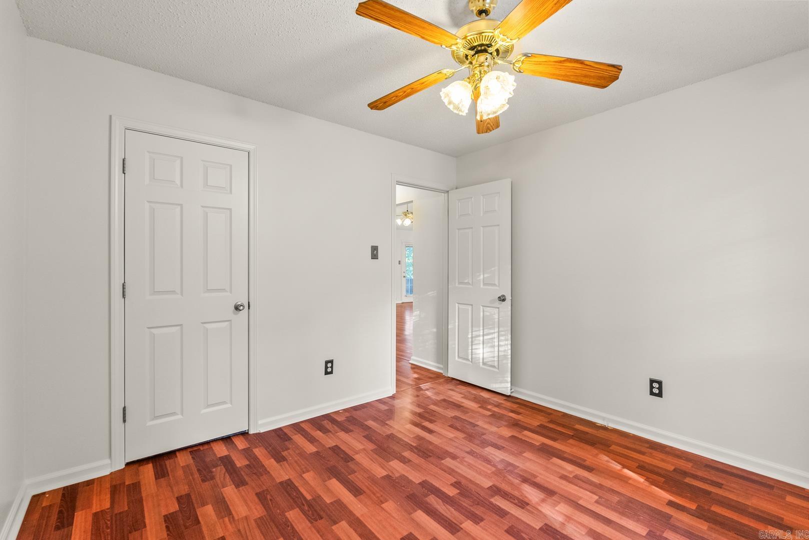 WESTHAMPTON - Residential