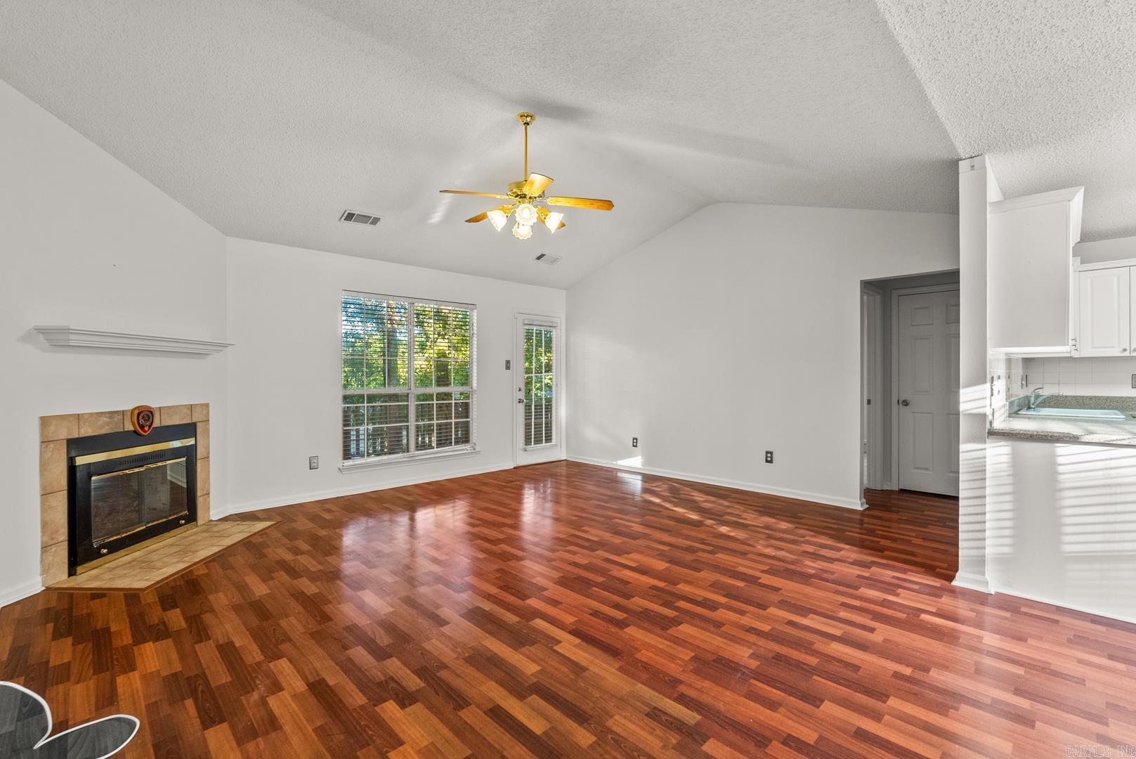 WESTHAMPTON - Residential