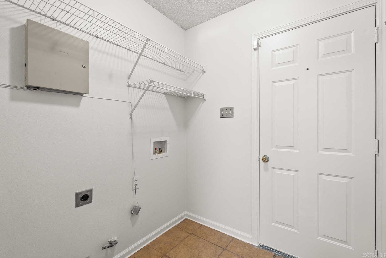 WESTHAMPTON - Residential