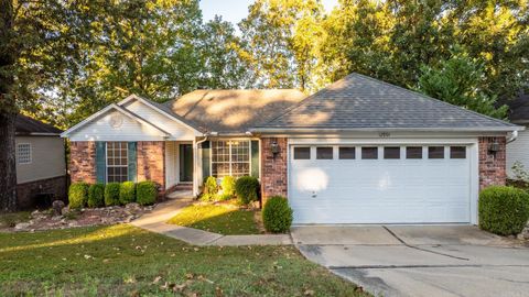 Photo of 12901 Westglen Drive, Little Rock, AR 72211 (MLS # 25042591)