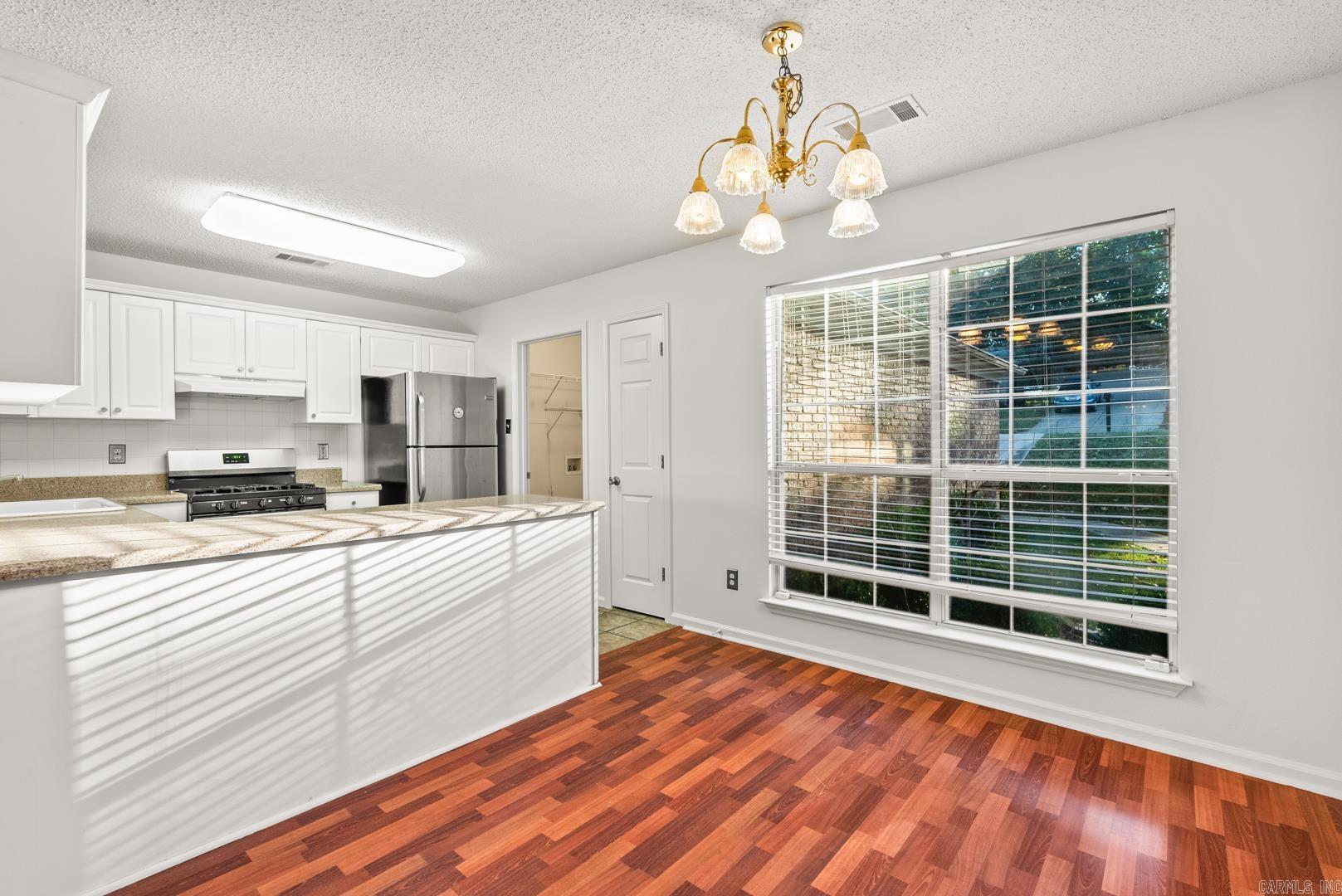 WESTHAMPTON - Residential