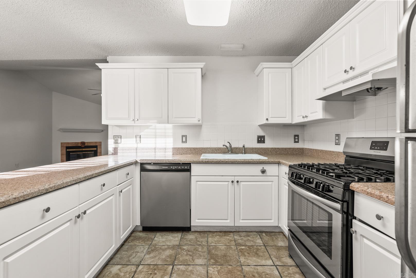 WESTHAMPTON - Residential
