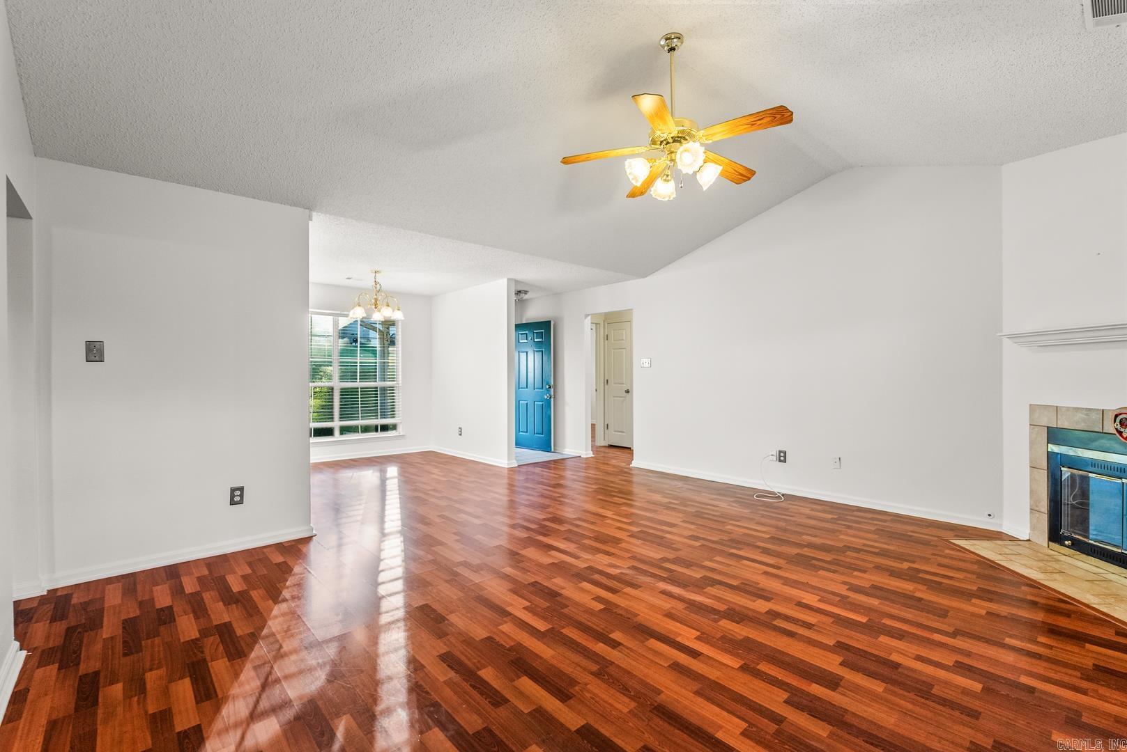 WESTHAMPTON - Residential
