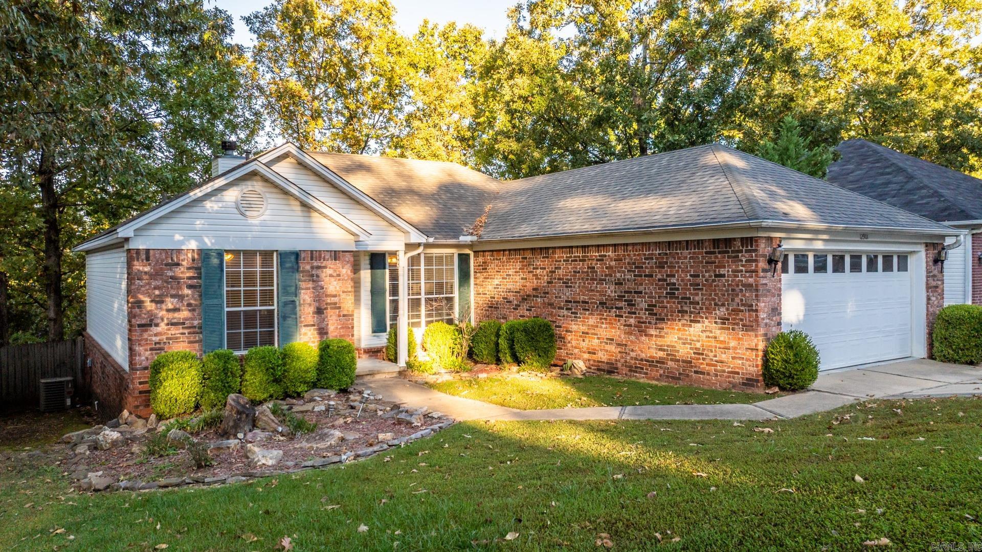 WESTHAMPTON - Residential