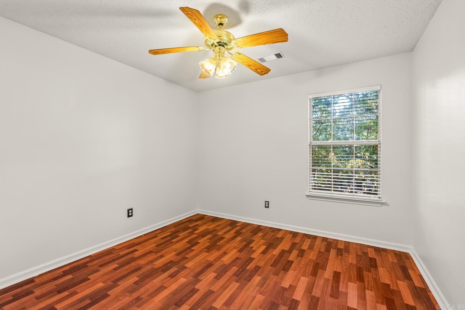 WESTHAMPTON - Residential