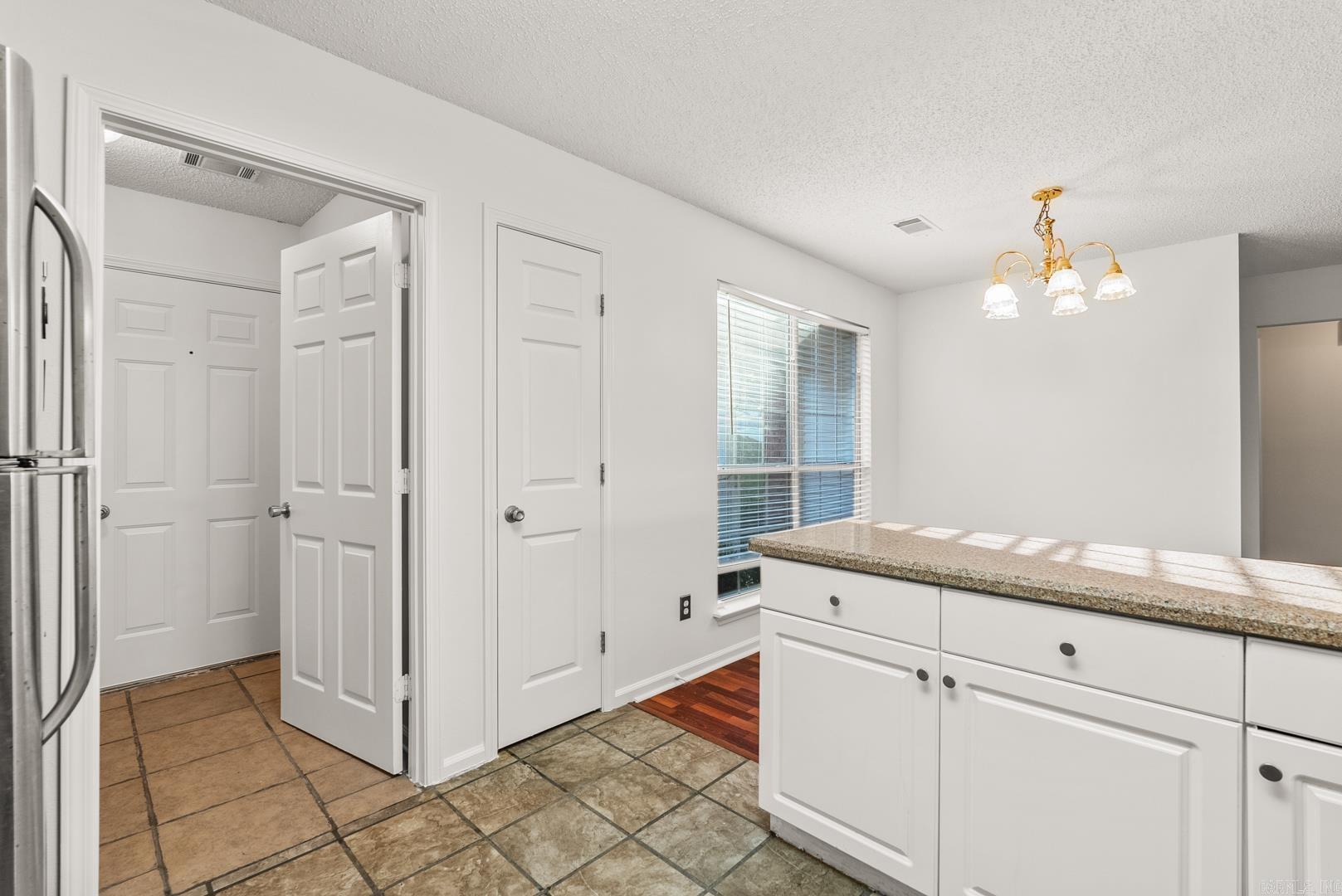 WESTHAMPTON - Residential