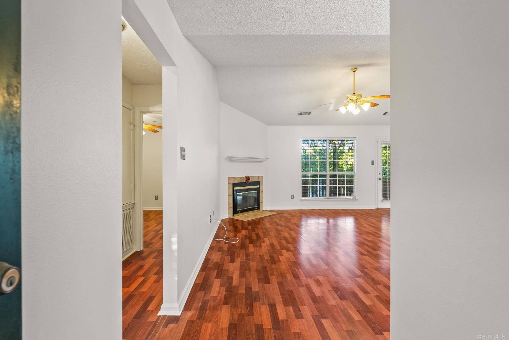 WESTHAMPTON - Residential