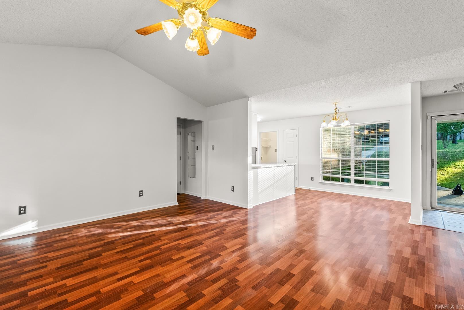 WESTHAMPTON - Residential