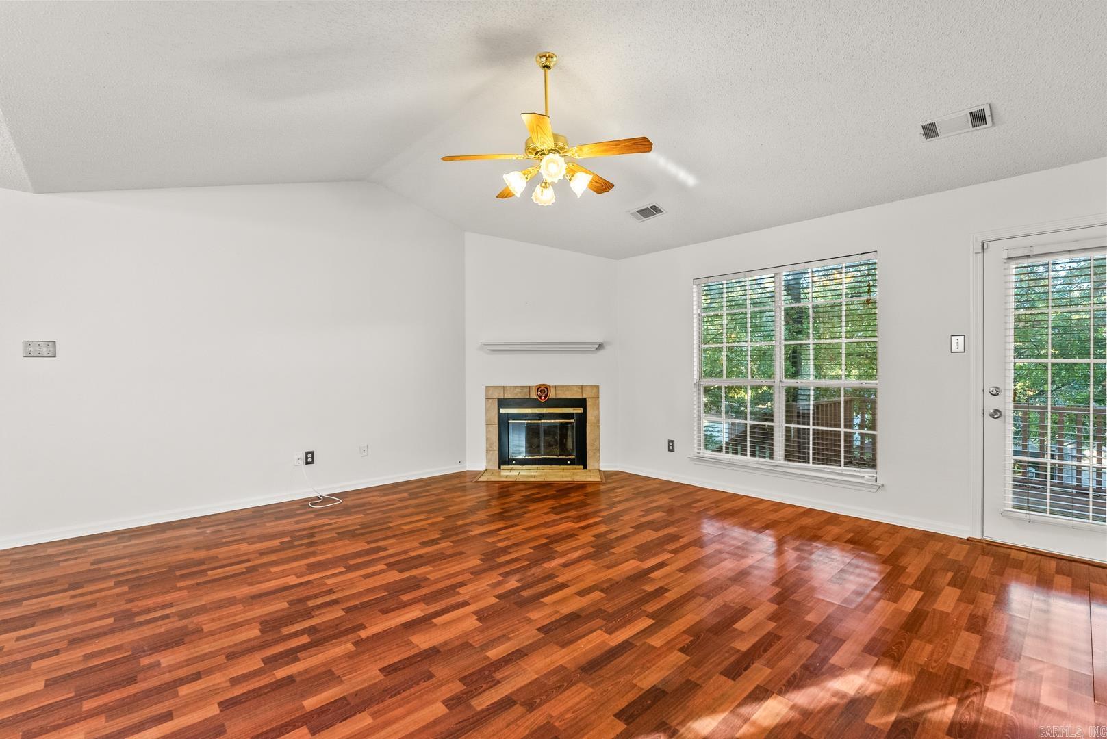 WESTHAMPTON - Residential
