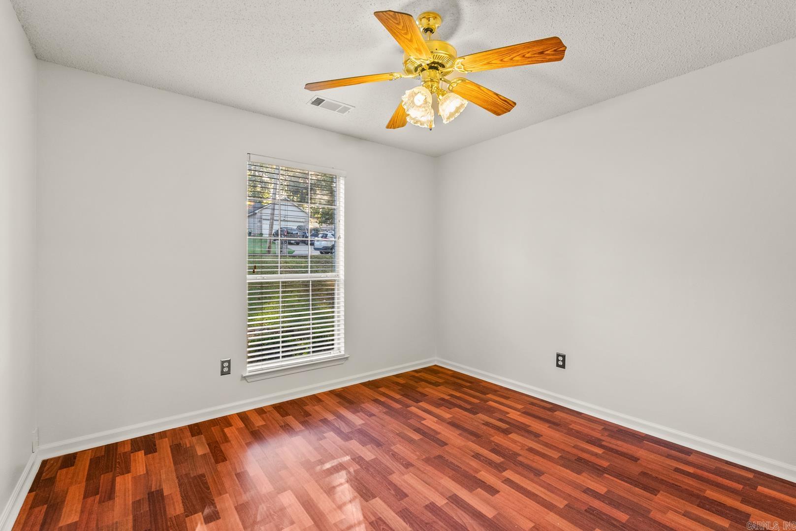 WESTHAMPTON - Residential
