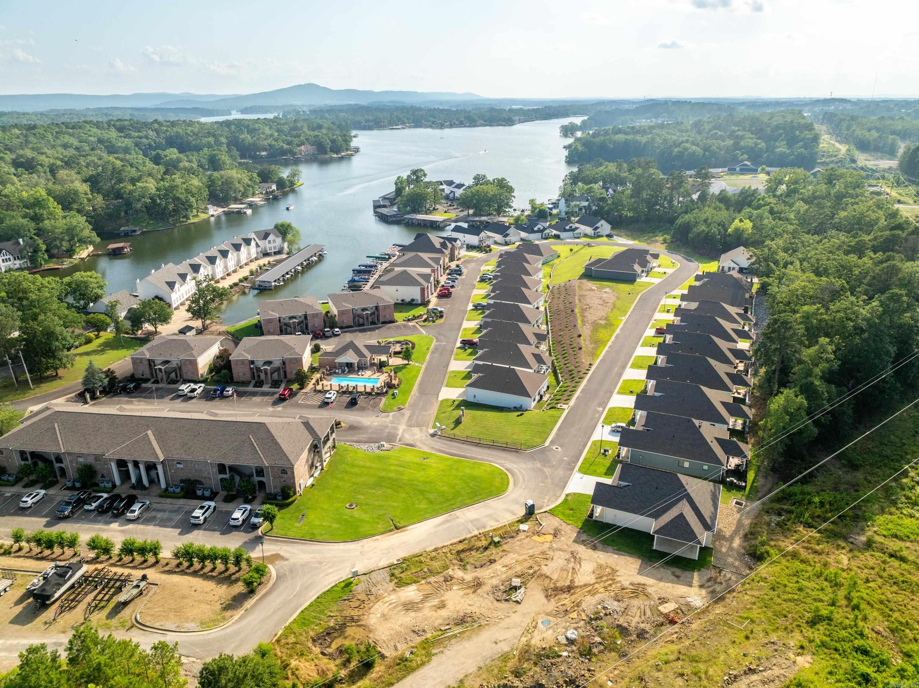 BAYSHORE COVE HPR PHASE IA - Residential