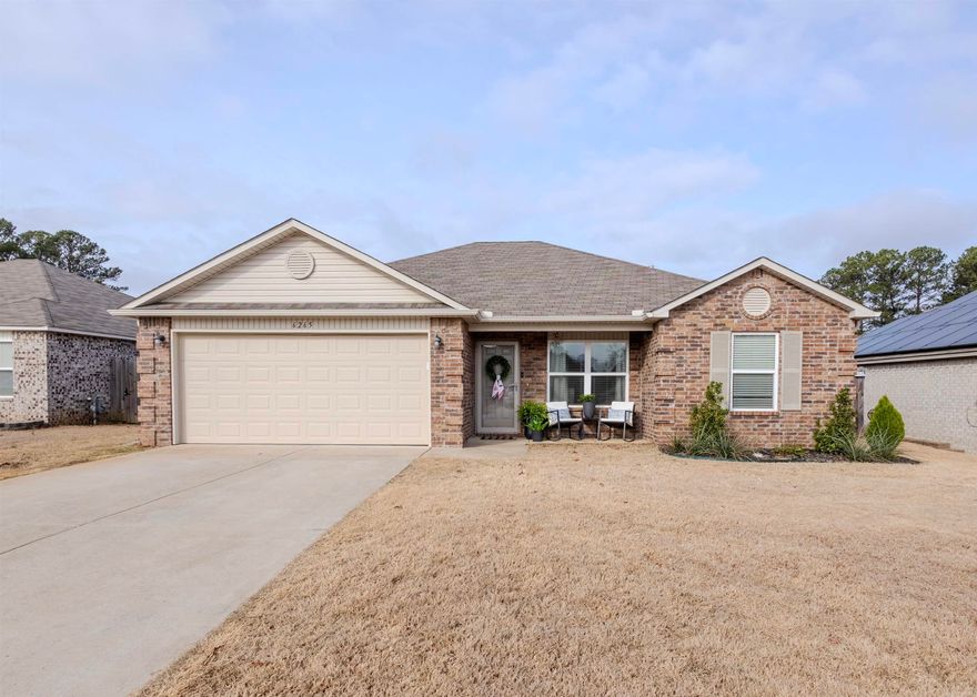 Move in ready and waiting for you! This home features stainless steel appliances, split floor plan, vaulted ceilings, and a covered patio nestled in a spacious backyard perfect for entertaining. Come take a look today!