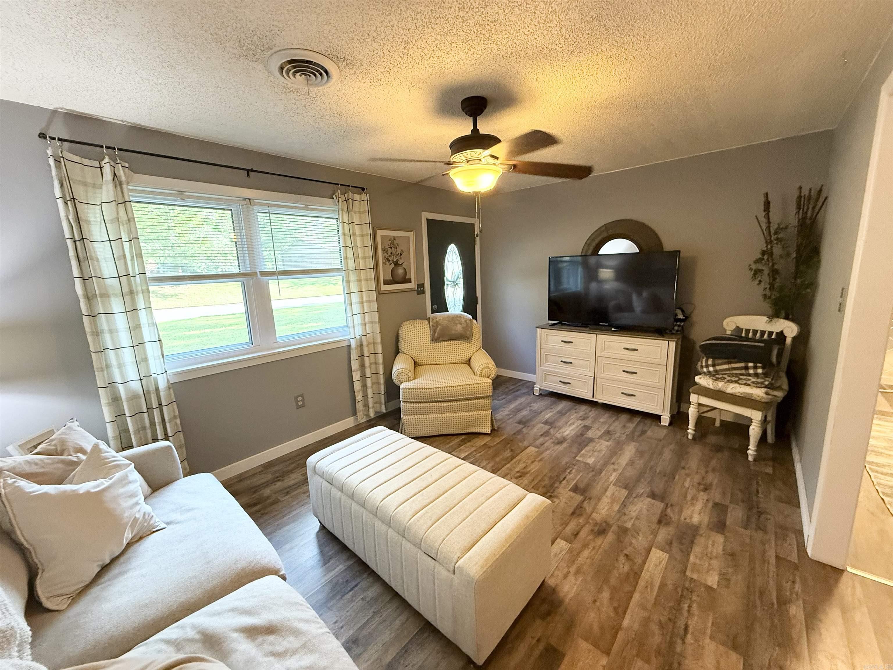 Sunny Hil - Residential