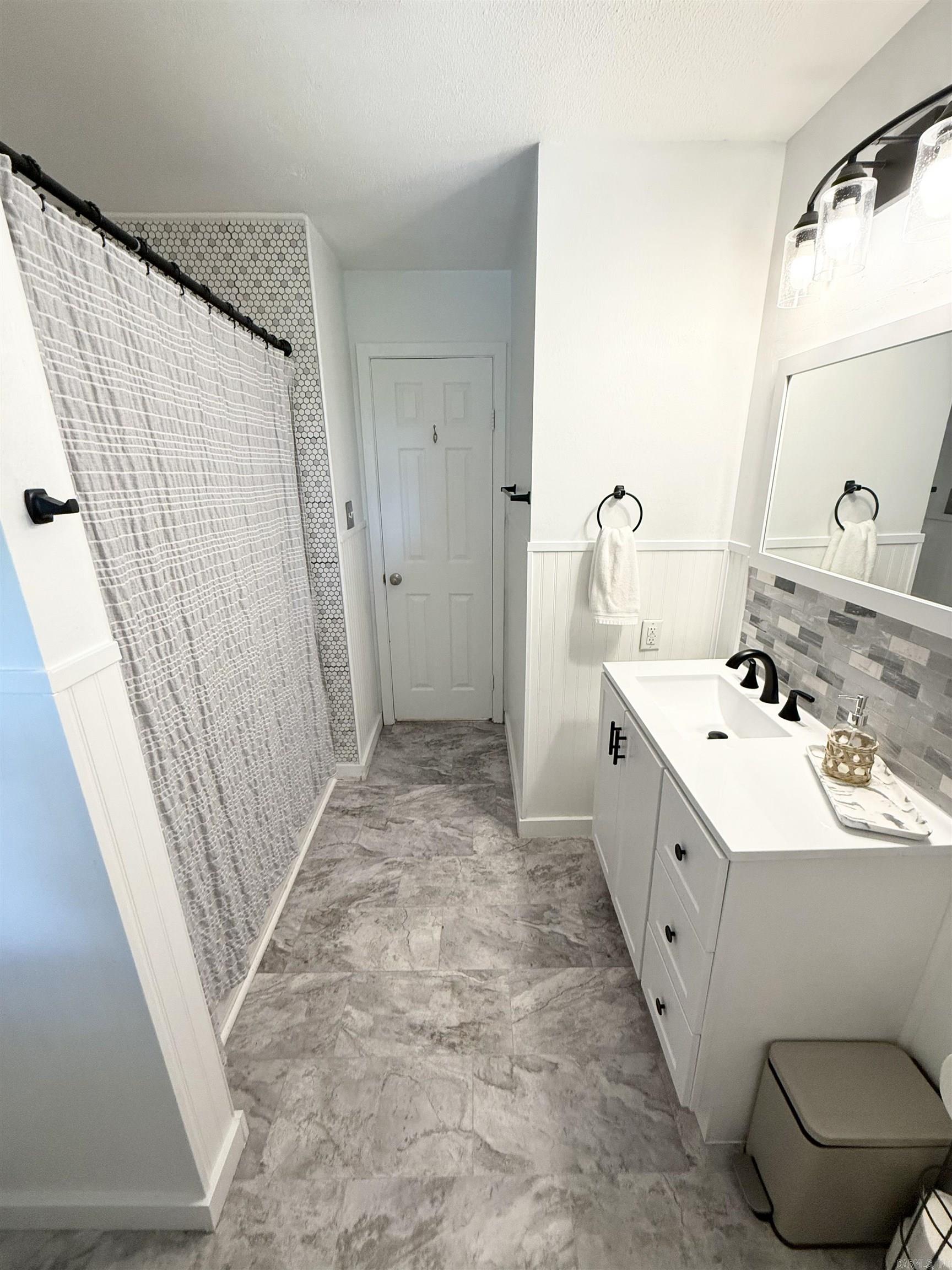 Sunny Hil - Residential