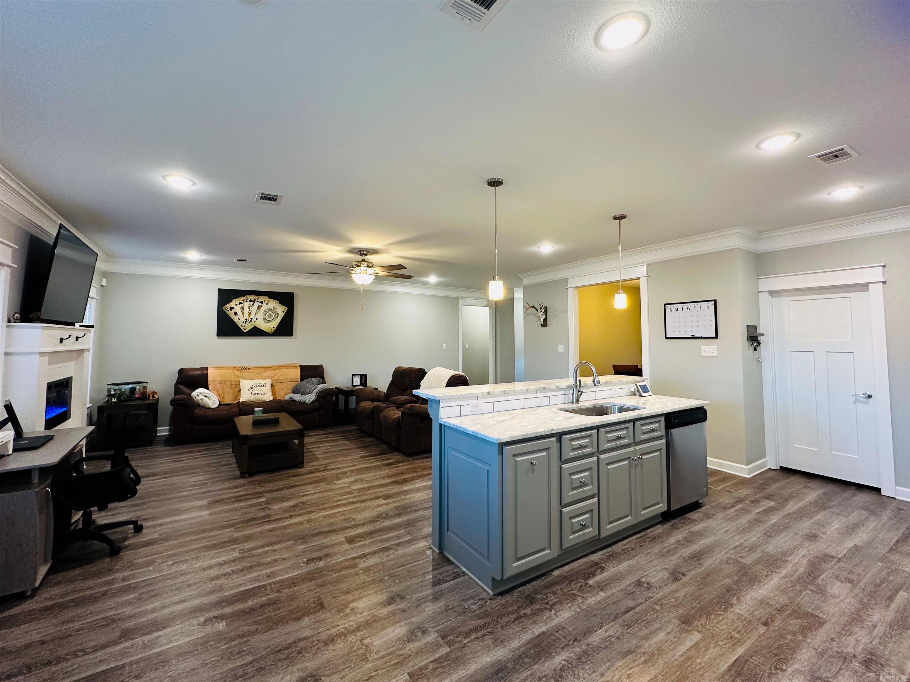 MOUNT TABOR ESTATES - Residential