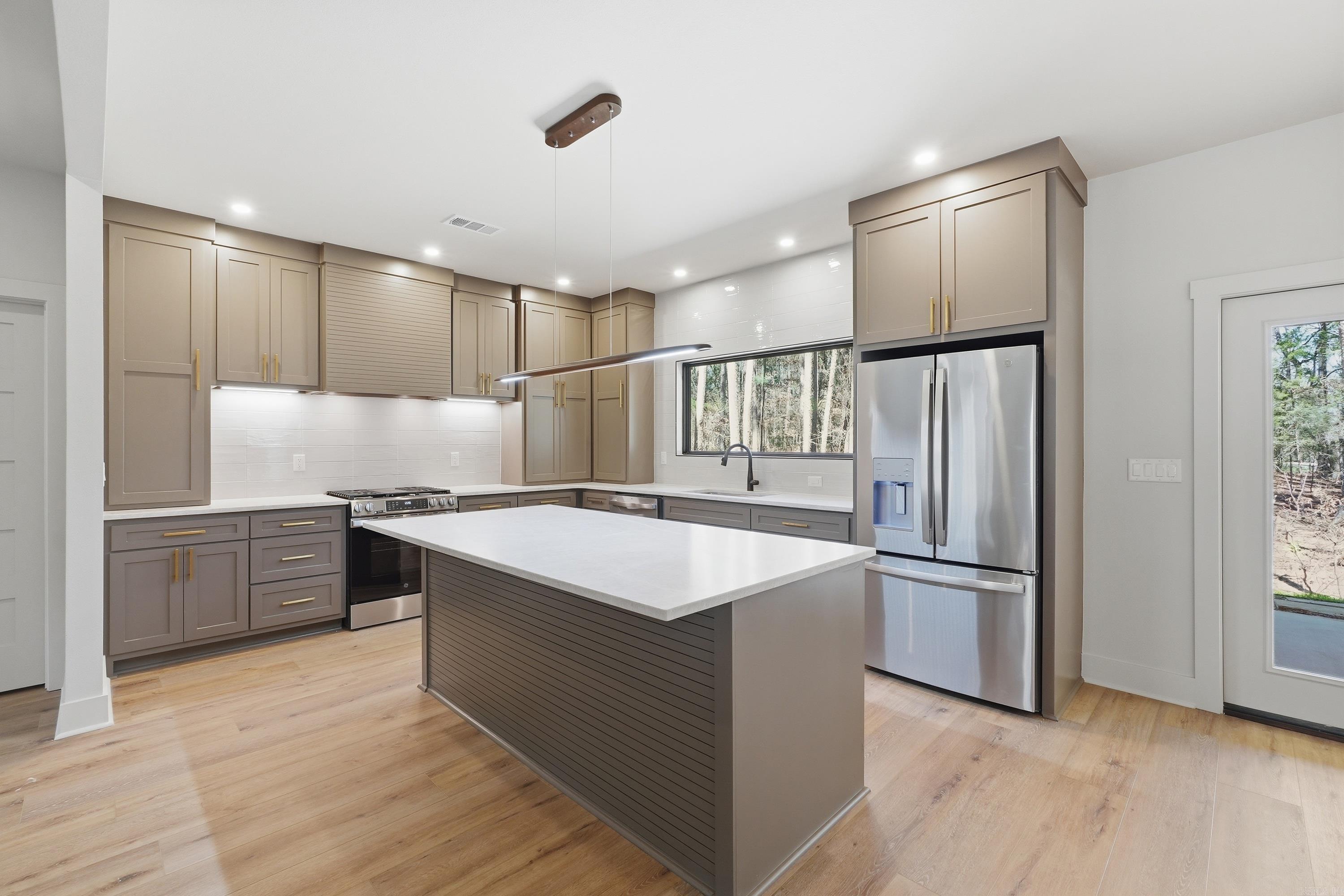 GRAND ISLE - Residential