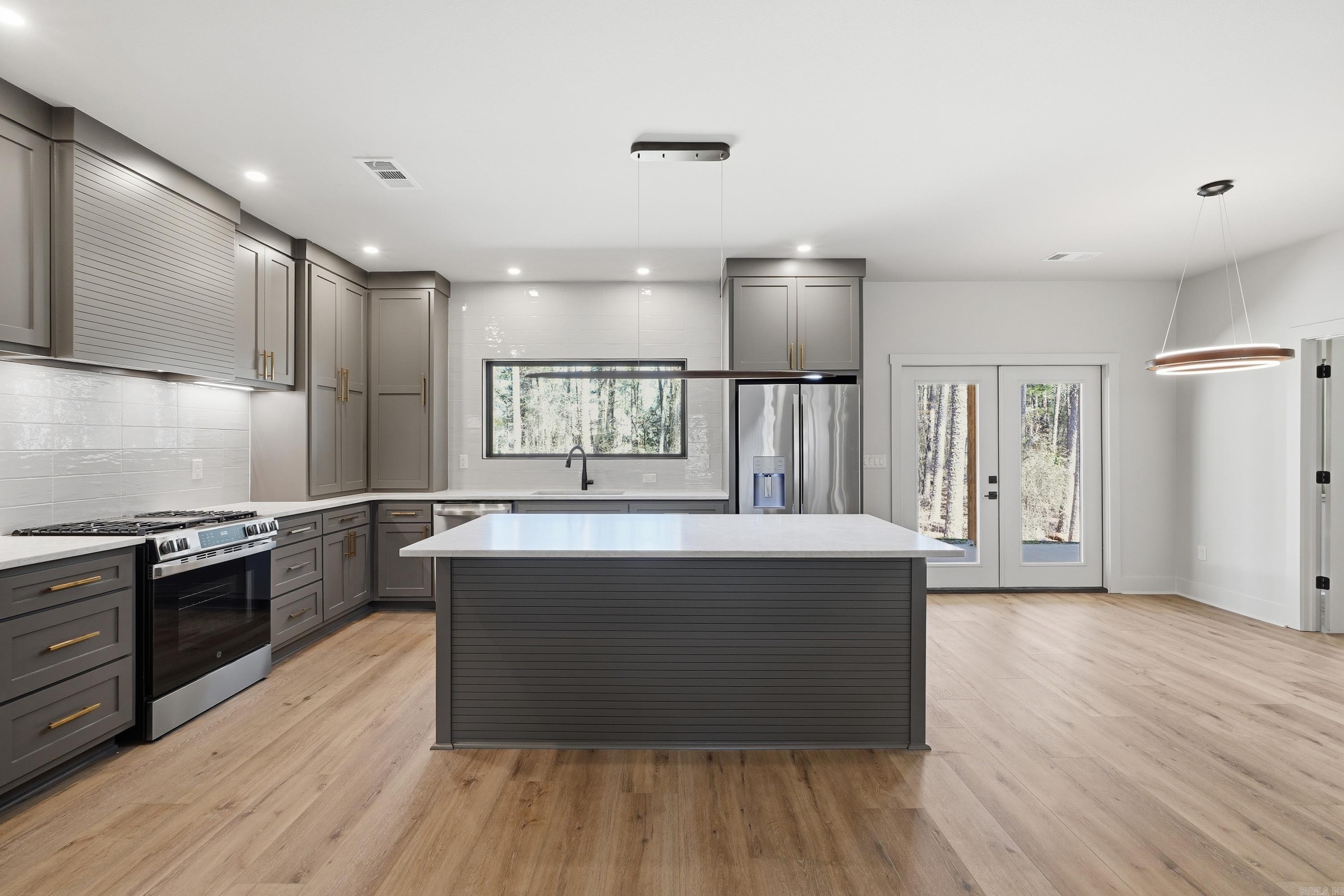 GRAND ISLE - Residential