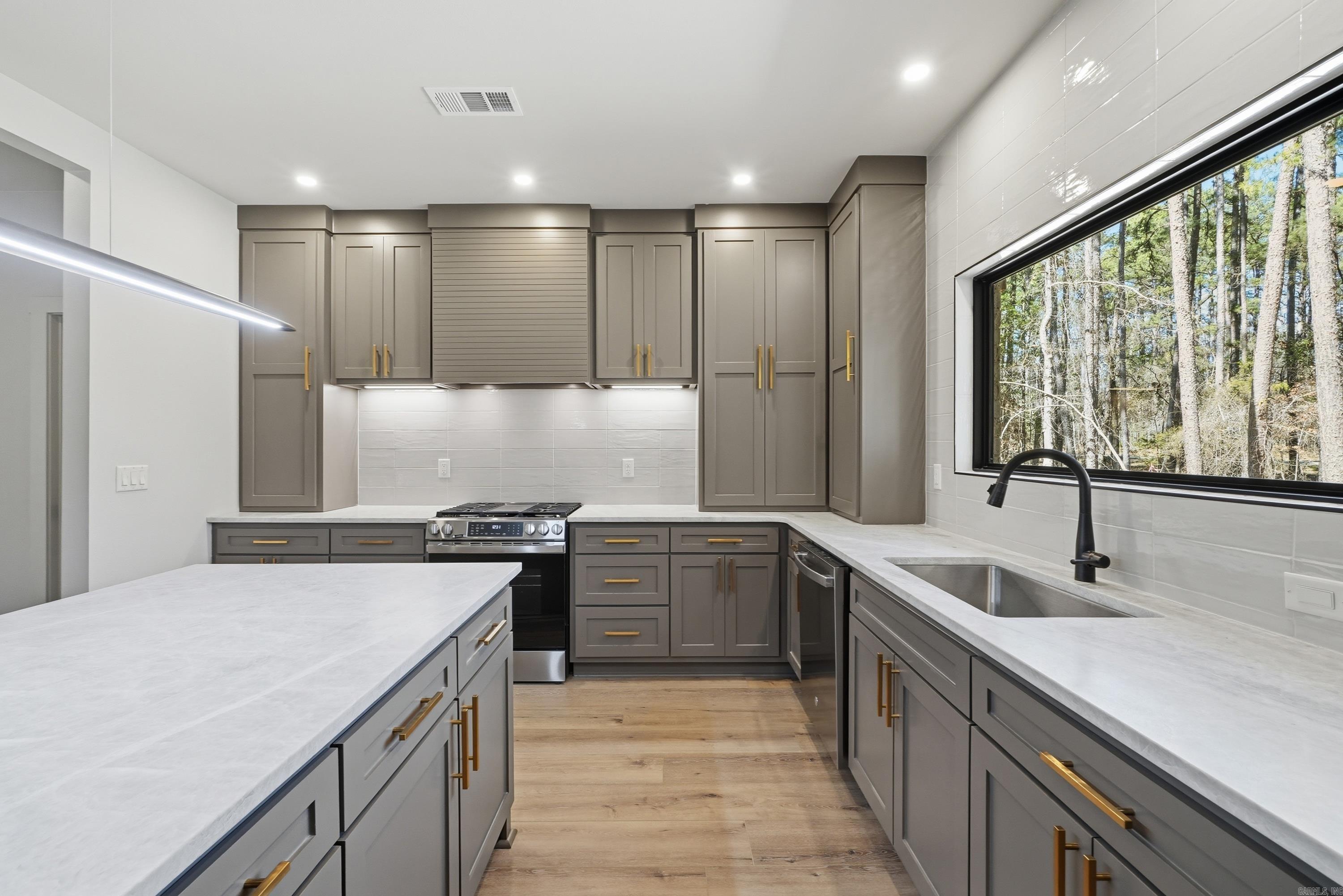 GRAND ISLE - Residential