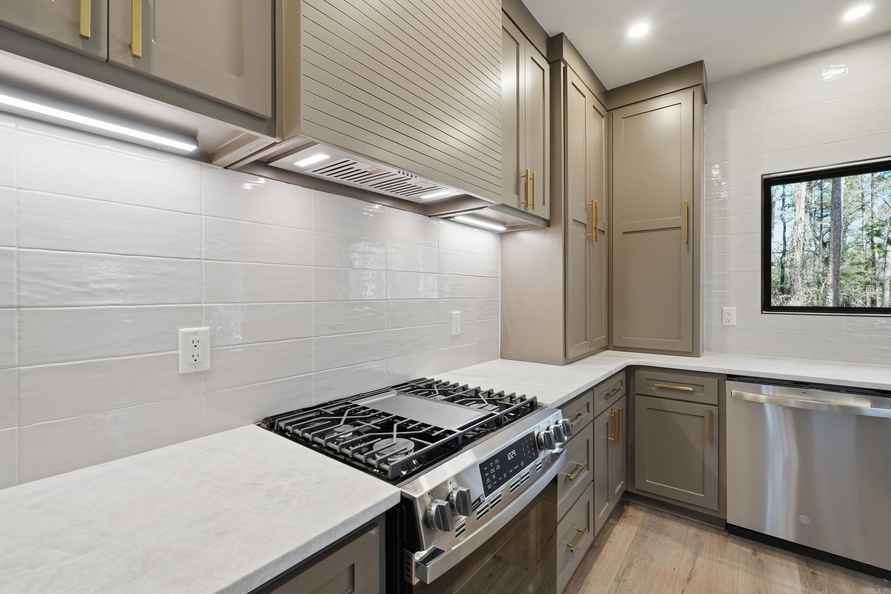 GRAND ISLE - Residential