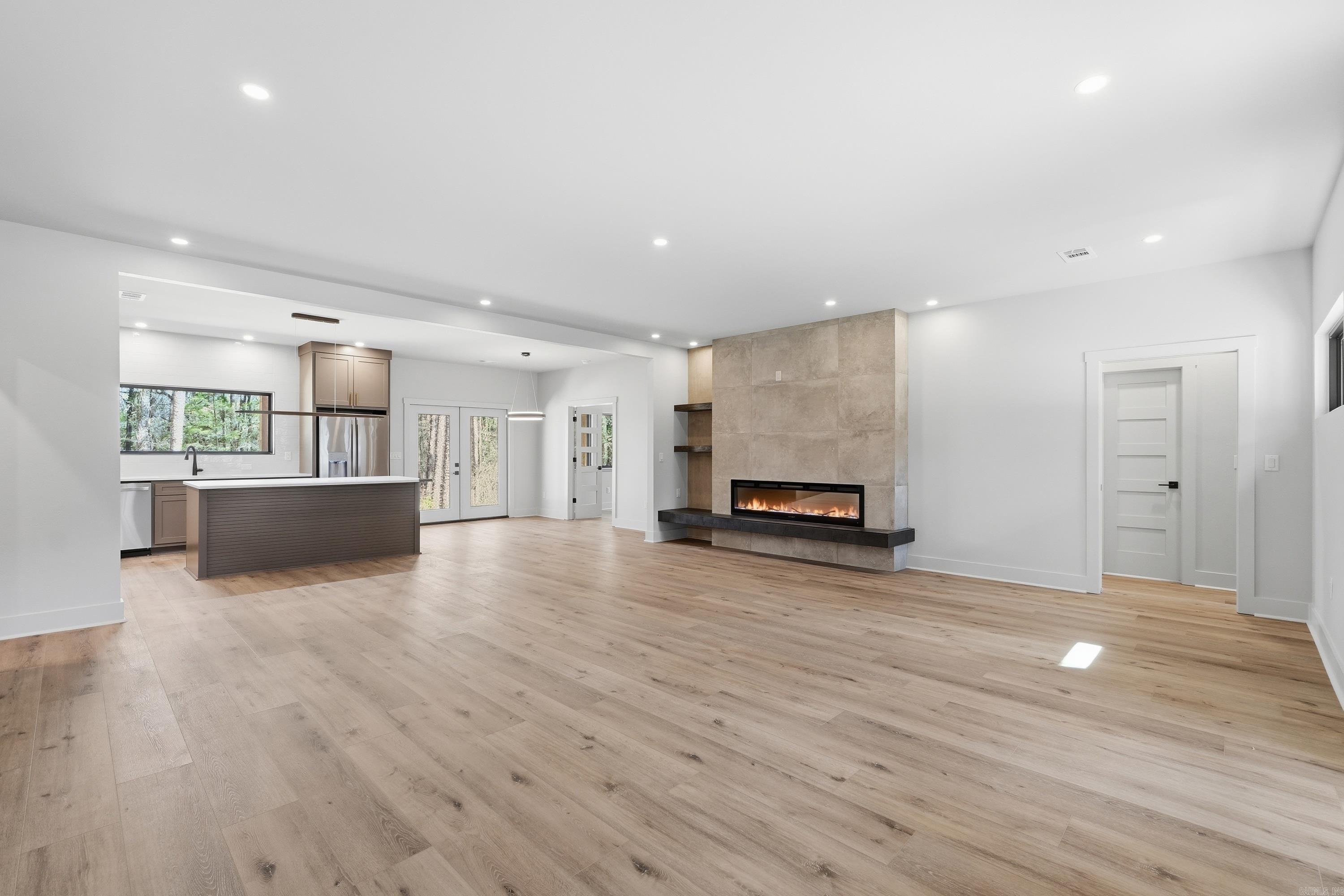 GRAND ISLE - Residential