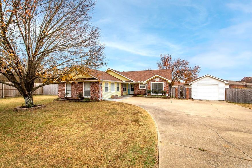Explore this spacious 4 bed 2 bath home with vaulted ceilings, a new roof, new hot water heater, and a large backyard perfect for get togethers! Great location, right off of 367, making running errands quick and easy. This home is a must see! AGENTS SEE REMARKS!