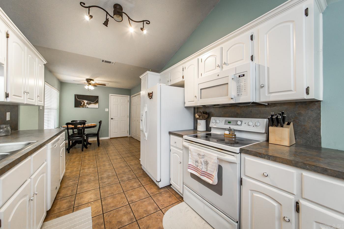 DEERFIELD ESTATES - Residential