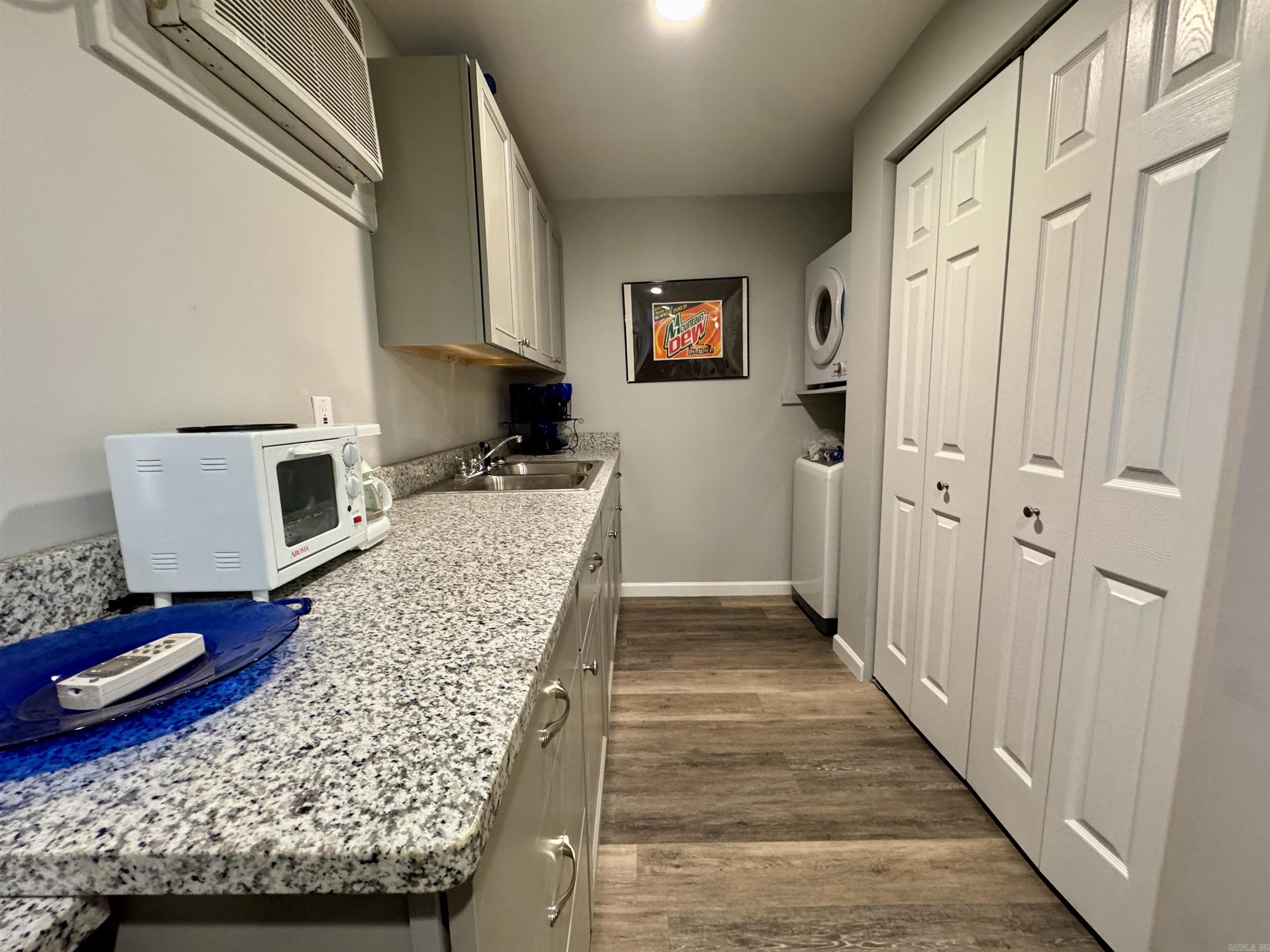 BRENTWOOD - Residential