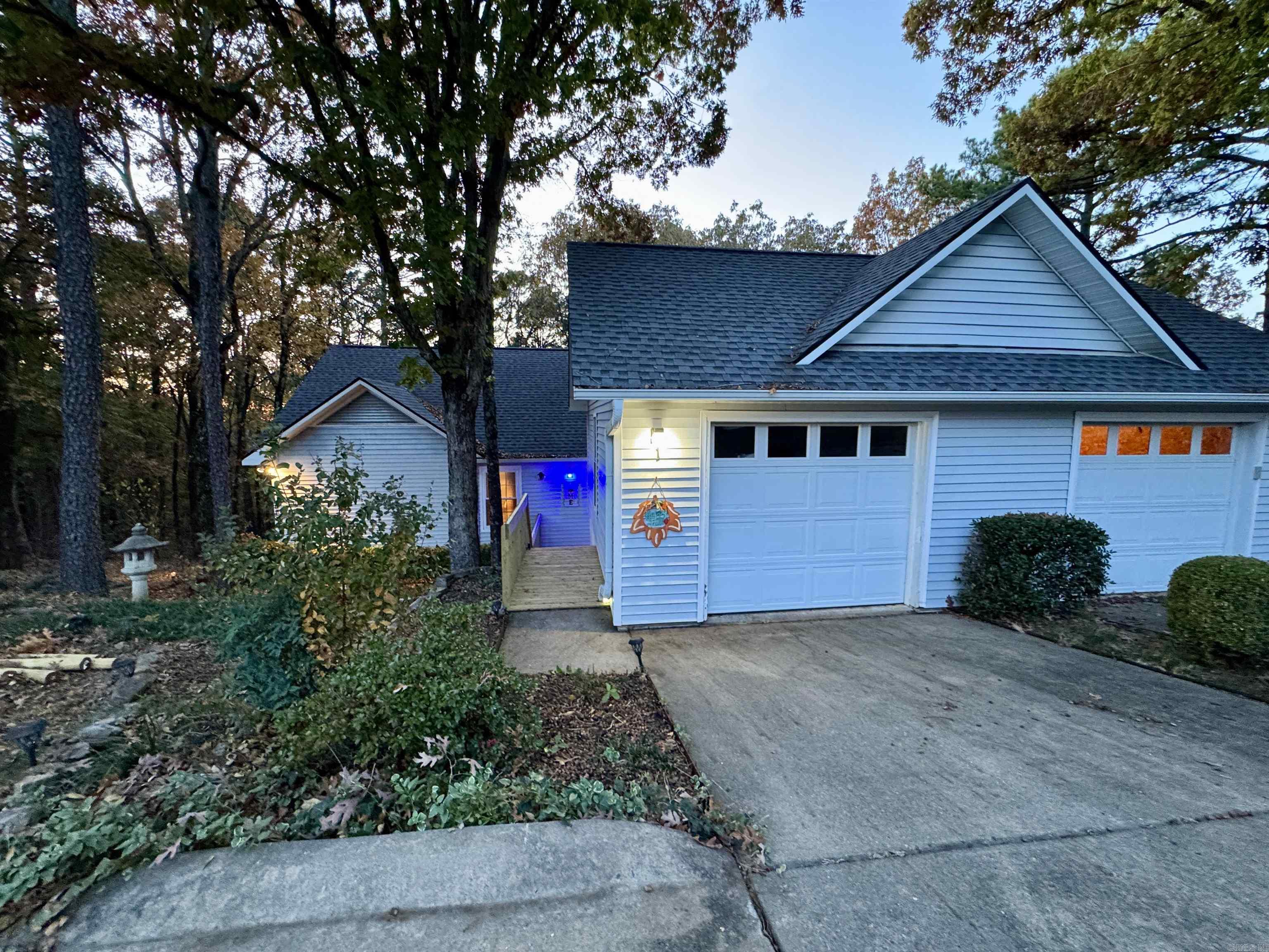 BRENTWOOD - Residential