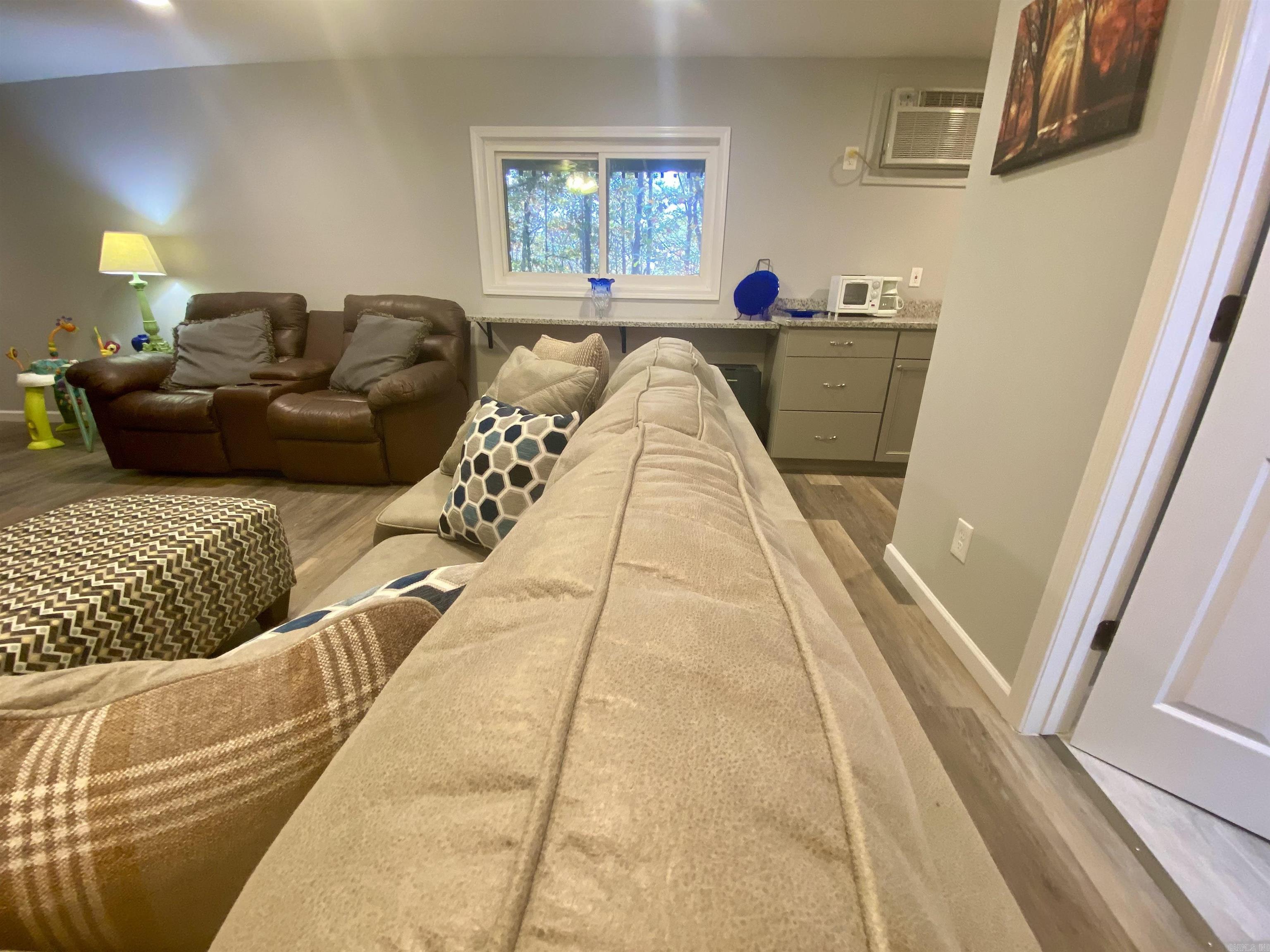 BRENTWOOD - Residential