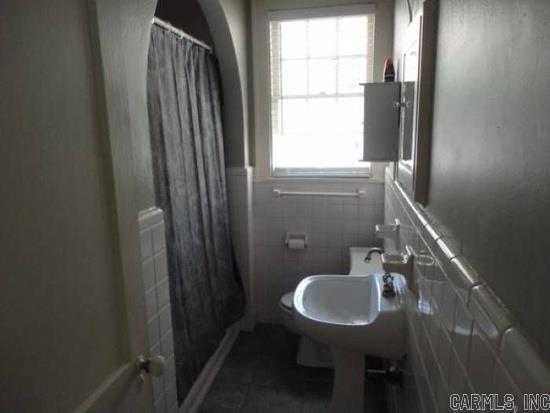 Hill Crest - Residential Lease