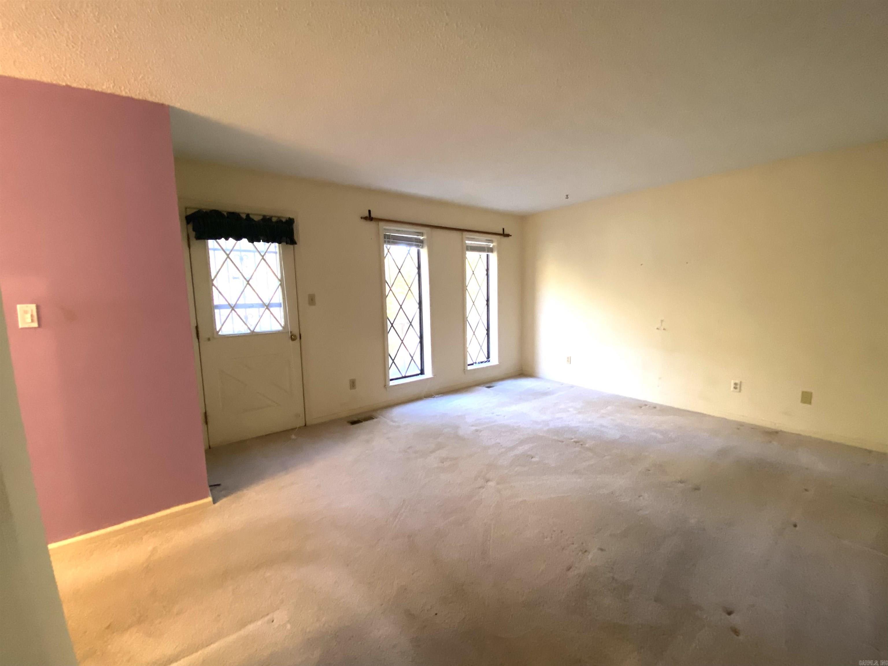 CASTLE RIDGE - Residential