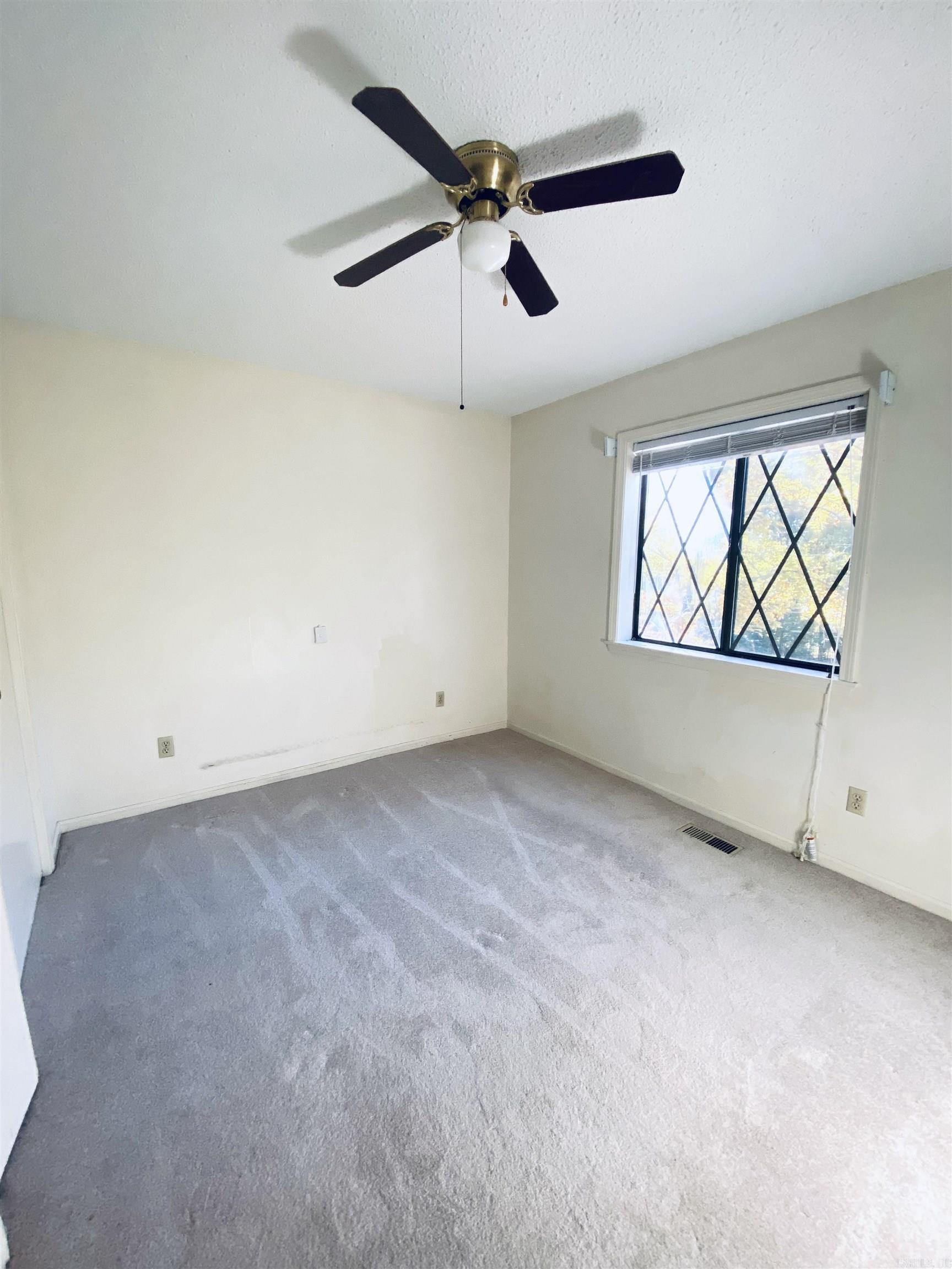 CASTLE RIDGE - Residential