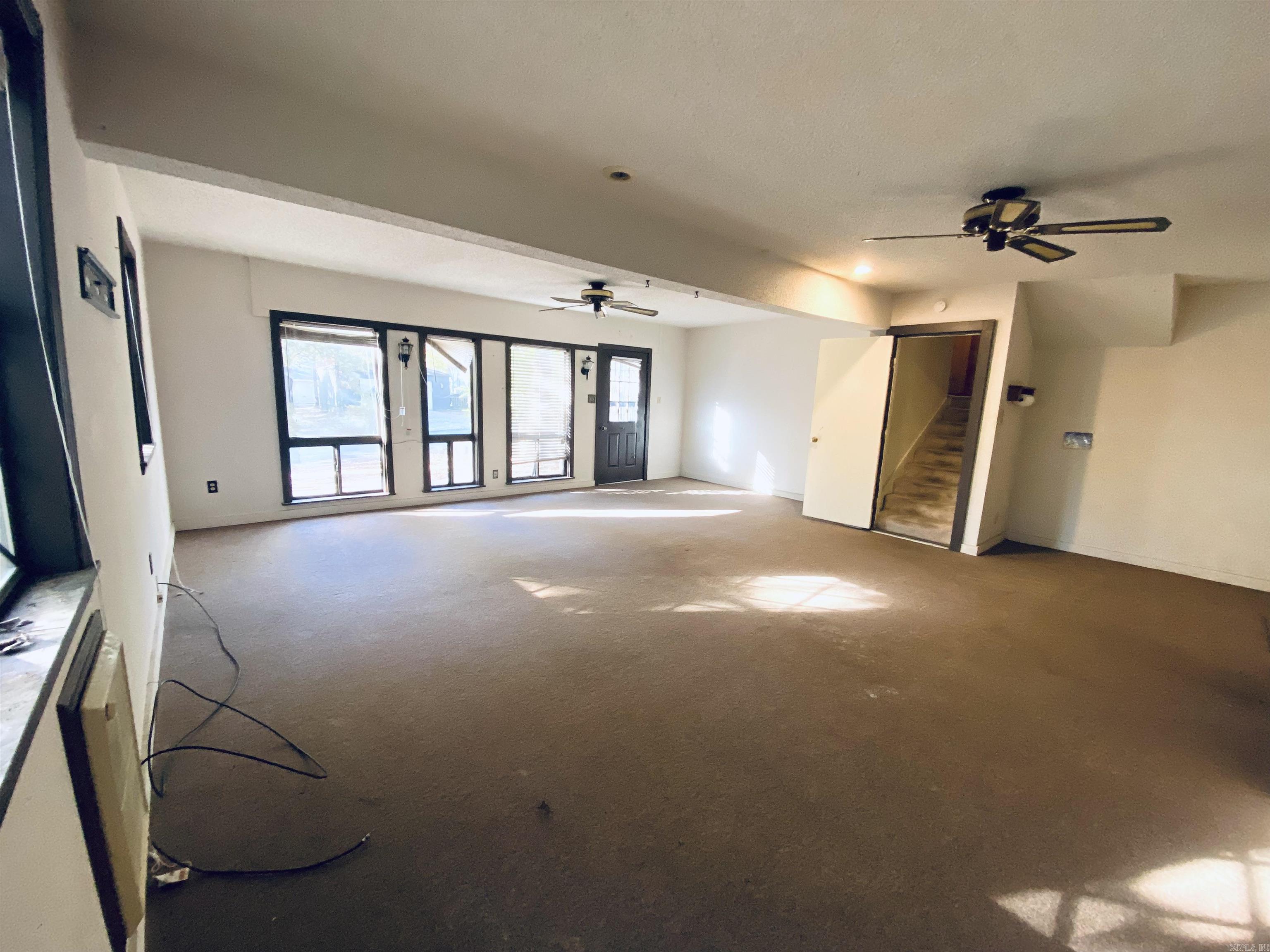 CASTLE RIDGE - Residential