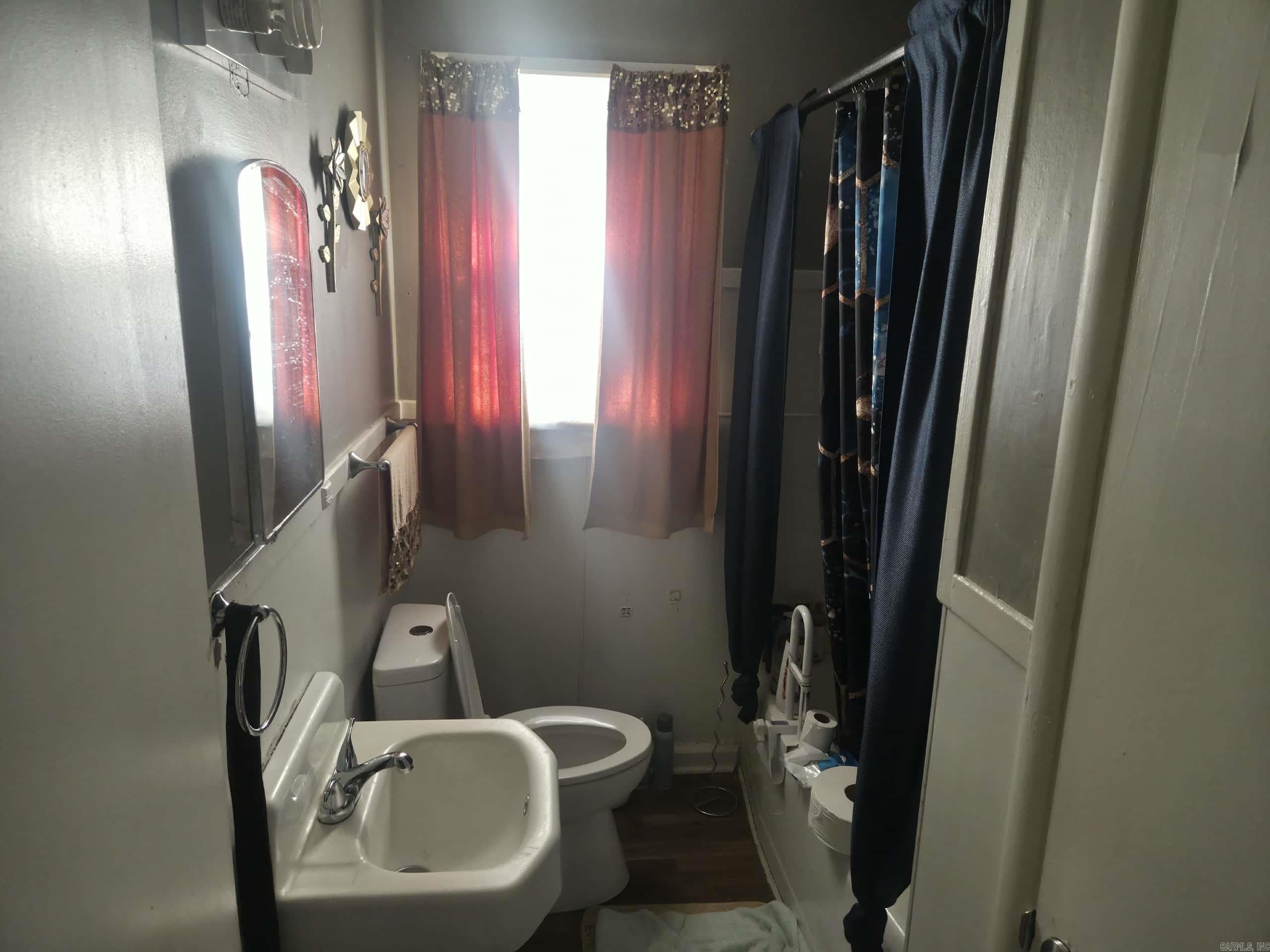 SHADY GROVE - Residential