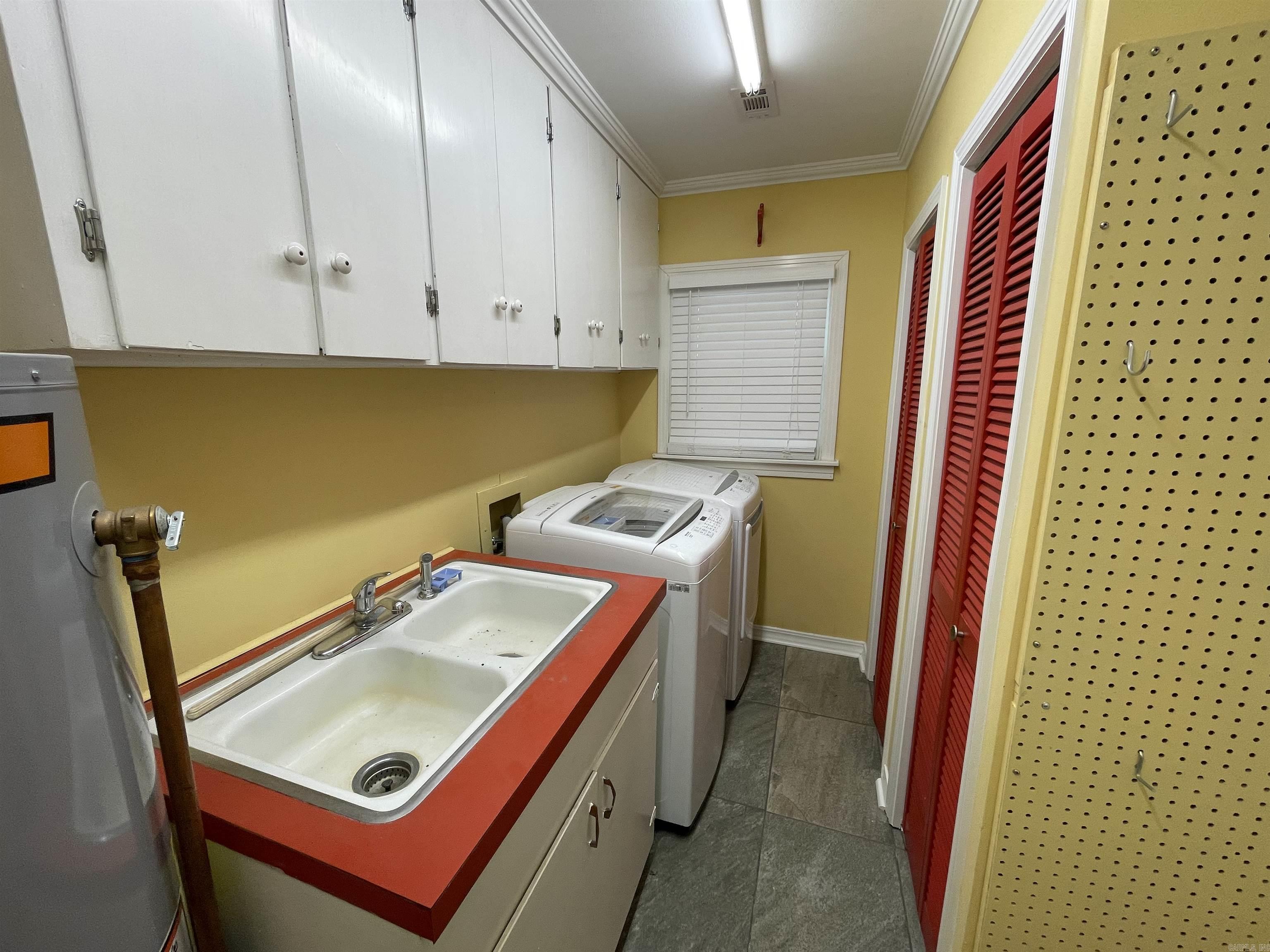 SLAUGHTER (NEIL) SD - Residential