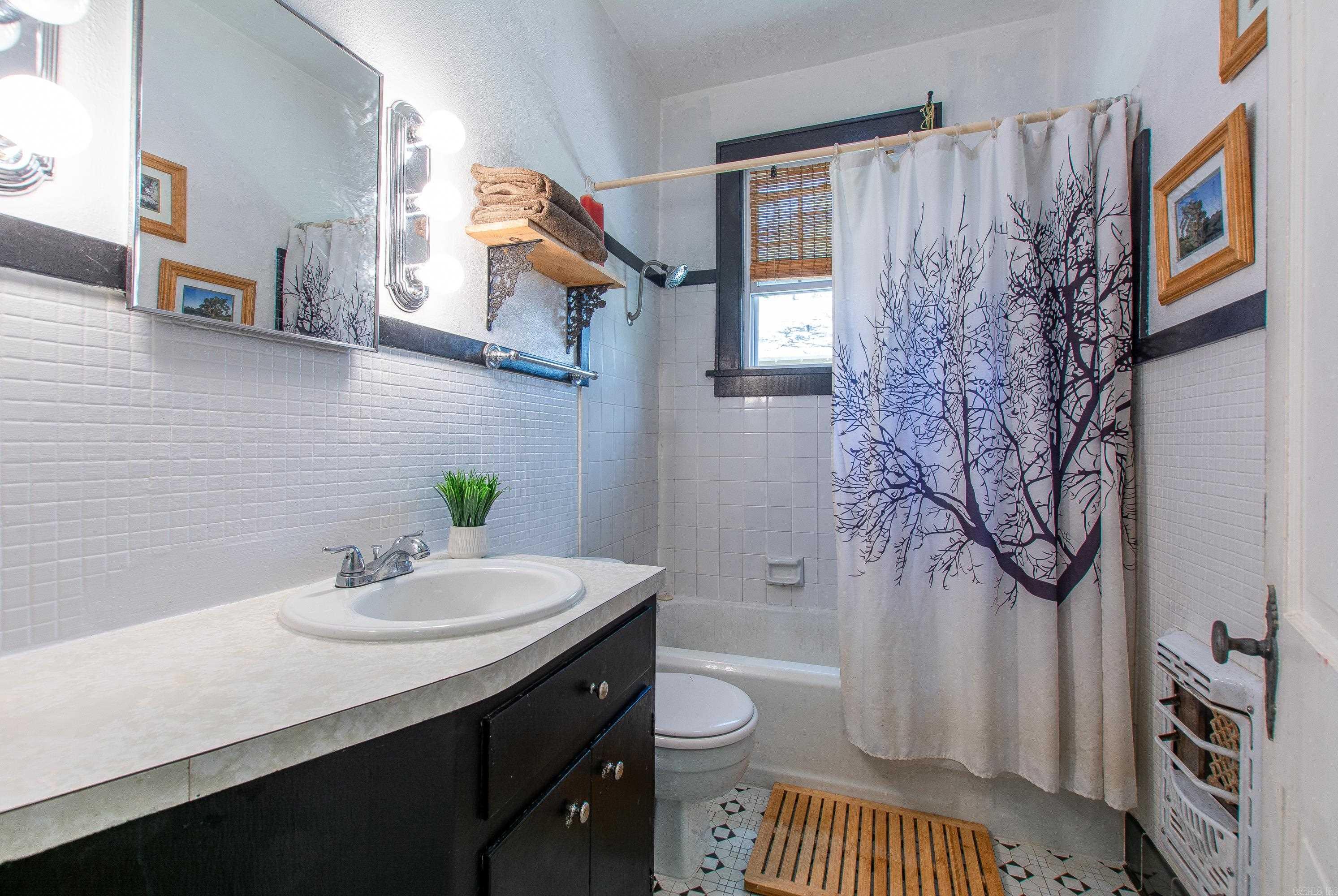 LINCOLN PARK - Residential