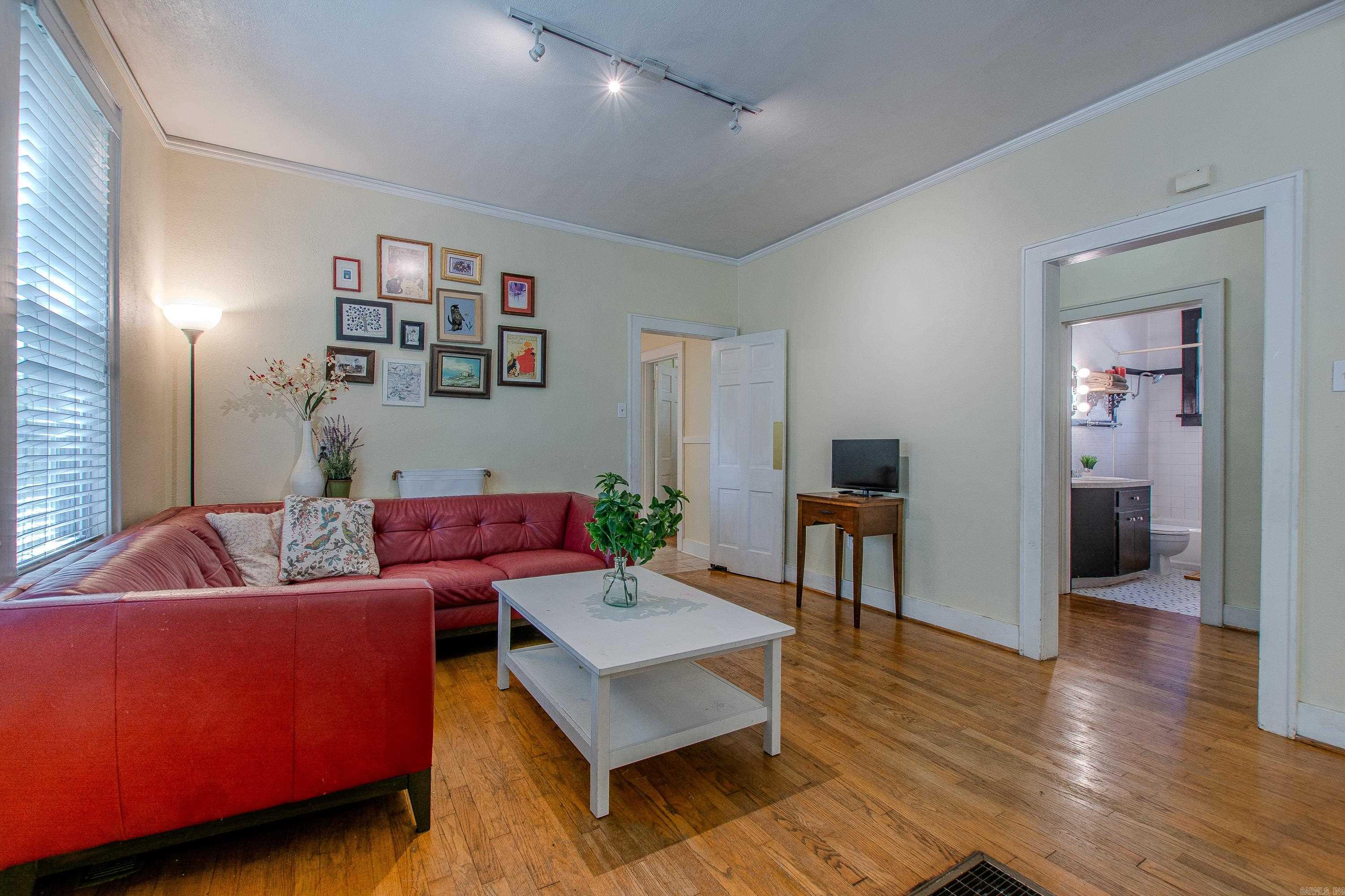 LINCOLN PARK - Residential