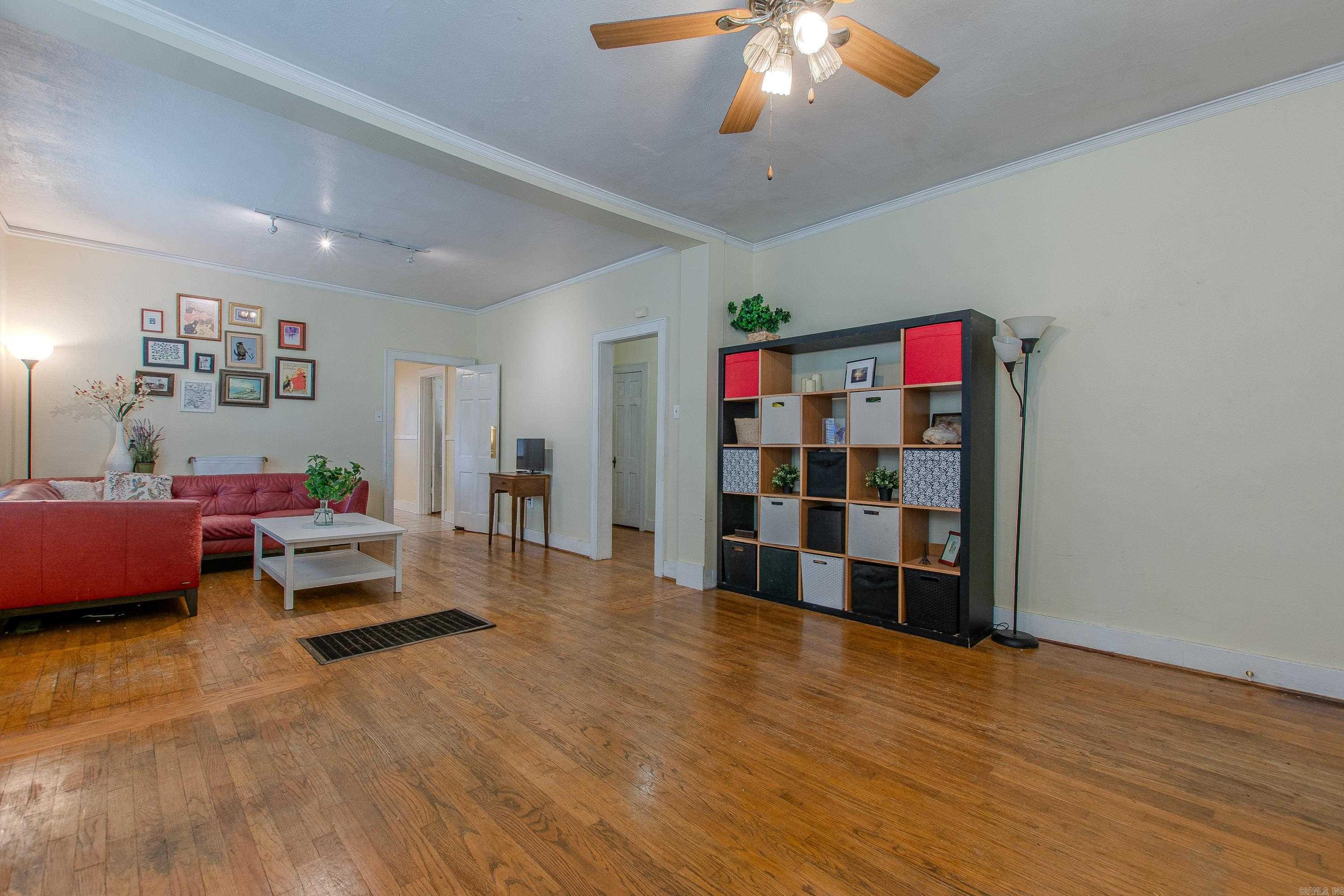 LINCOLN PARK - Residential