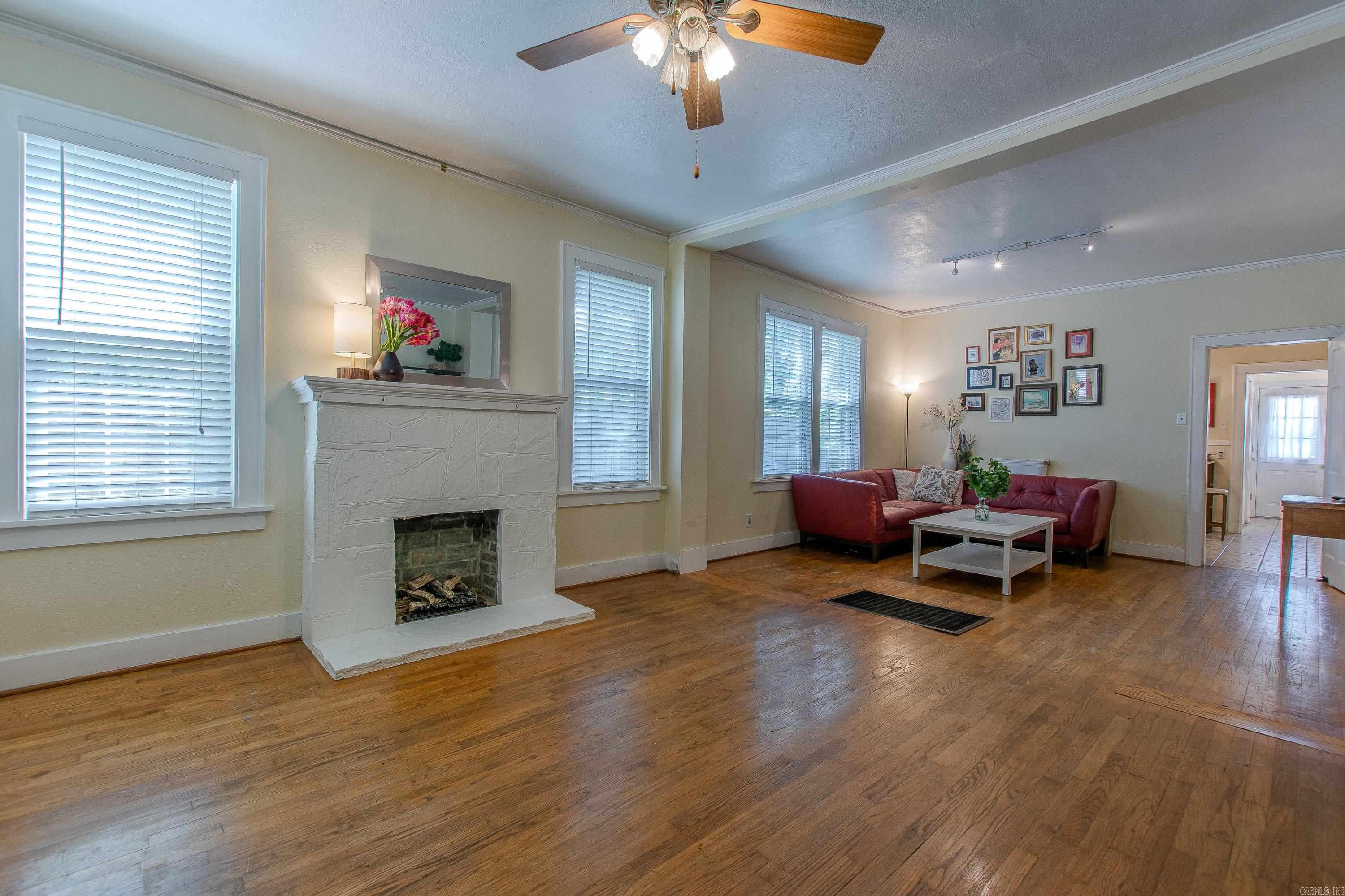 LINCOLN PARK - Residential