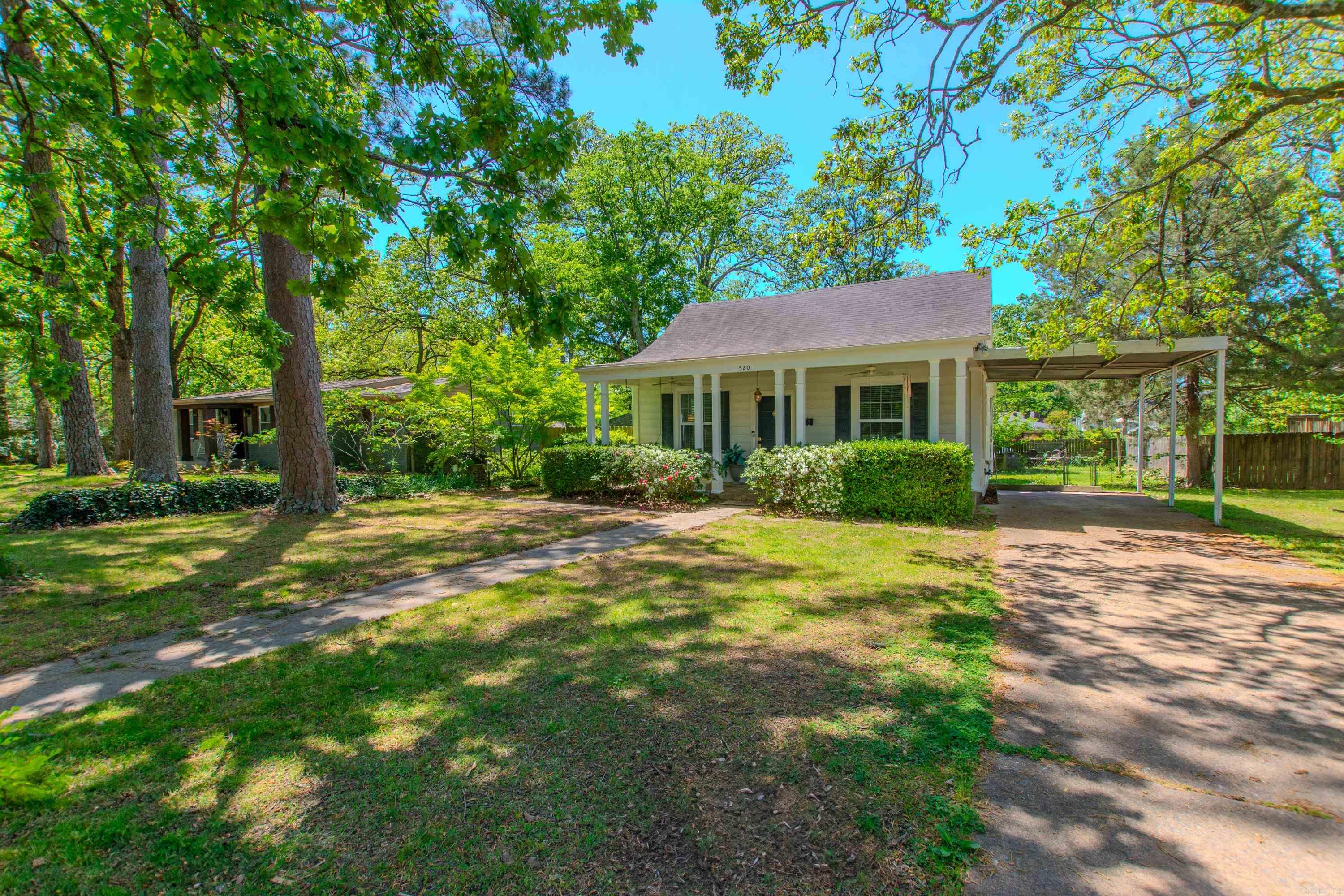 LINCOLN PARK - Residential