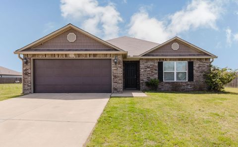 Photo of 3317 Wilshire Boulevard, Benton, AR 72019 (MLS # 26015977)