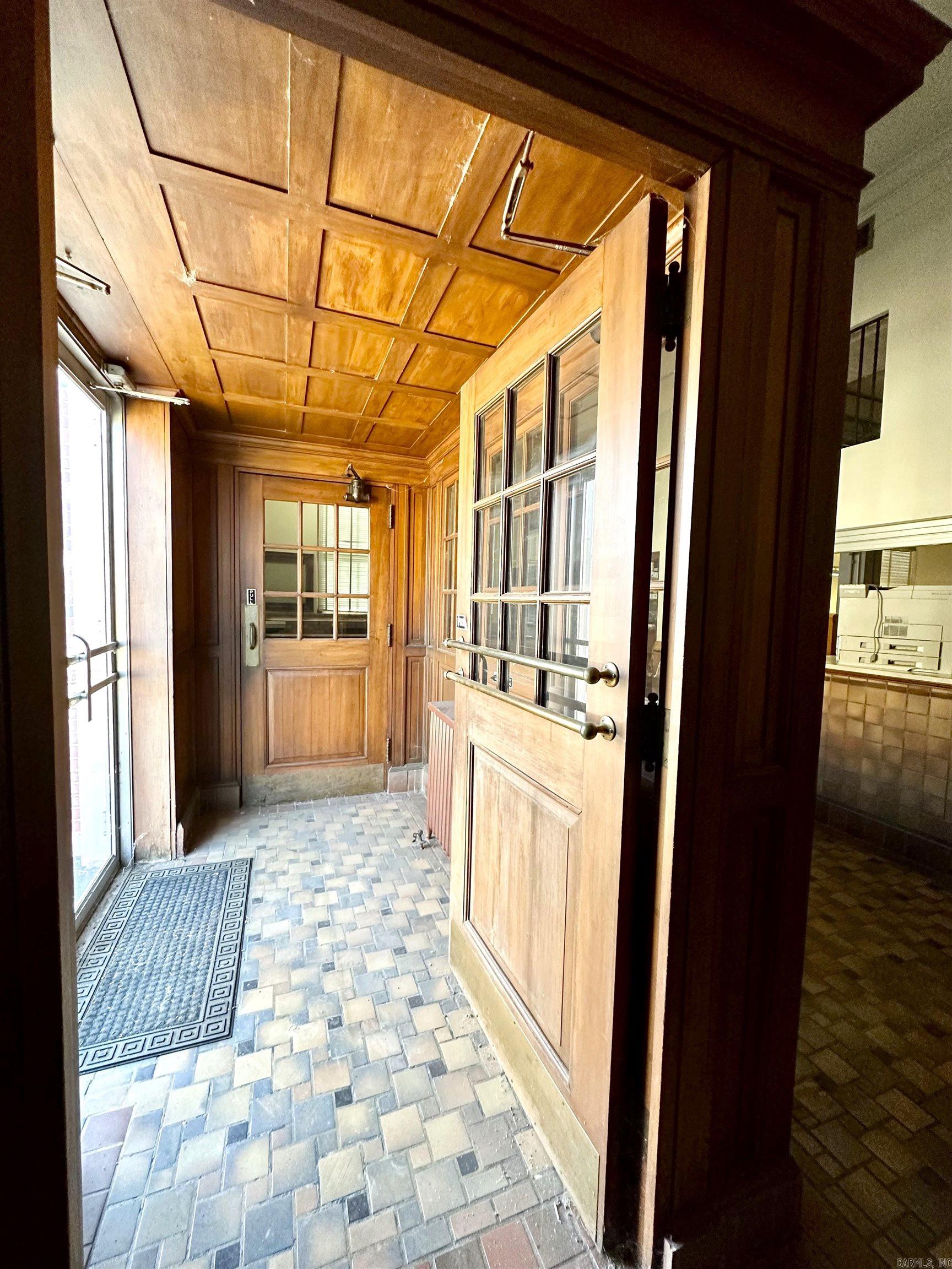 East Broadway - Commercial Sale