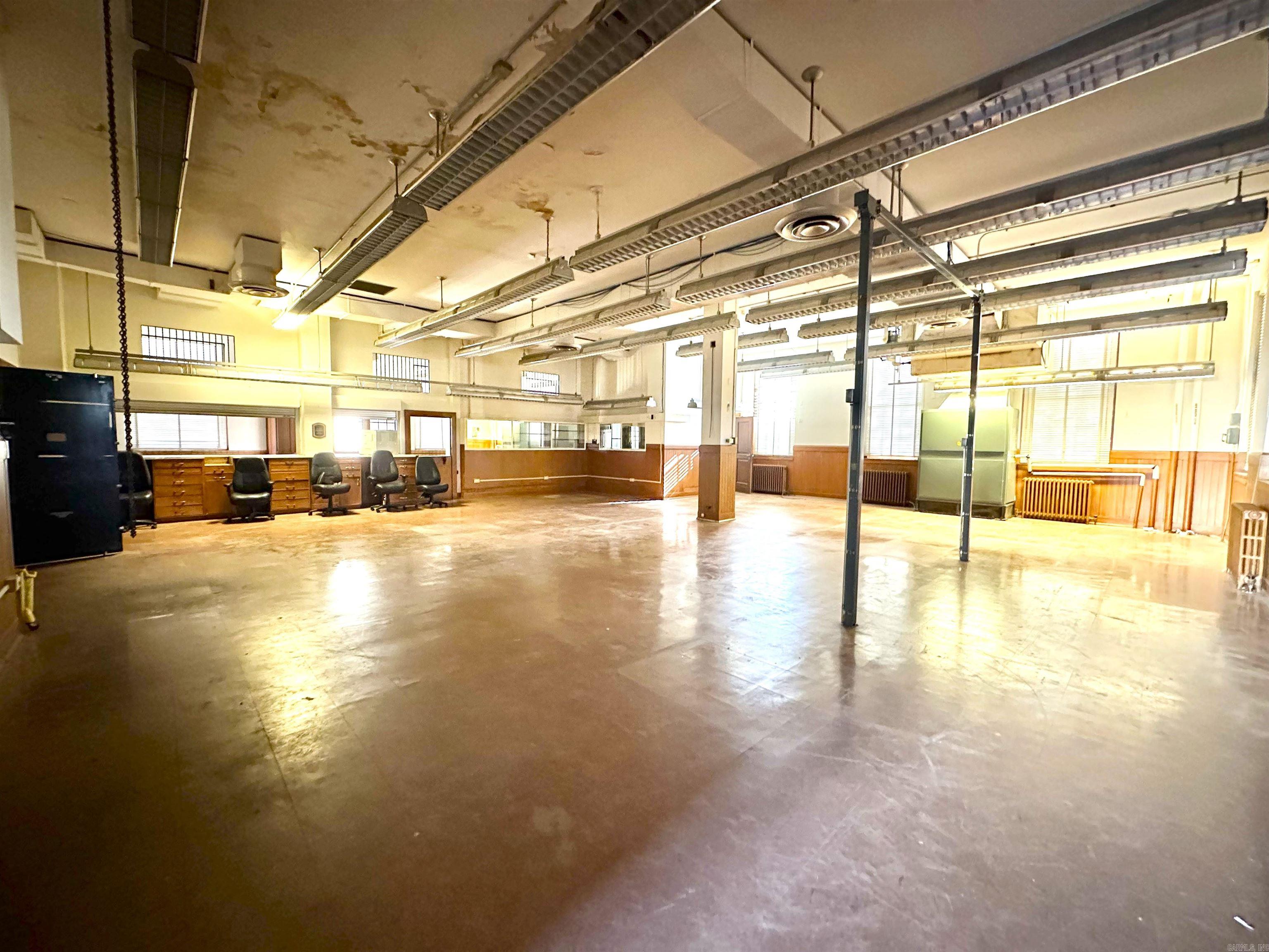 East Broadway - Commercial Sale