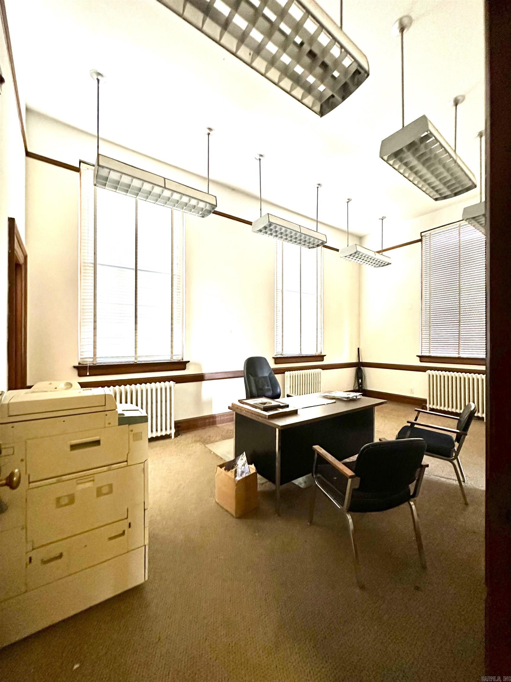 East Broadway - Commercial Sale