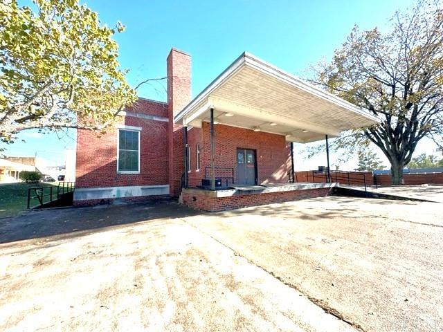 East Broadway - Commercial Sale